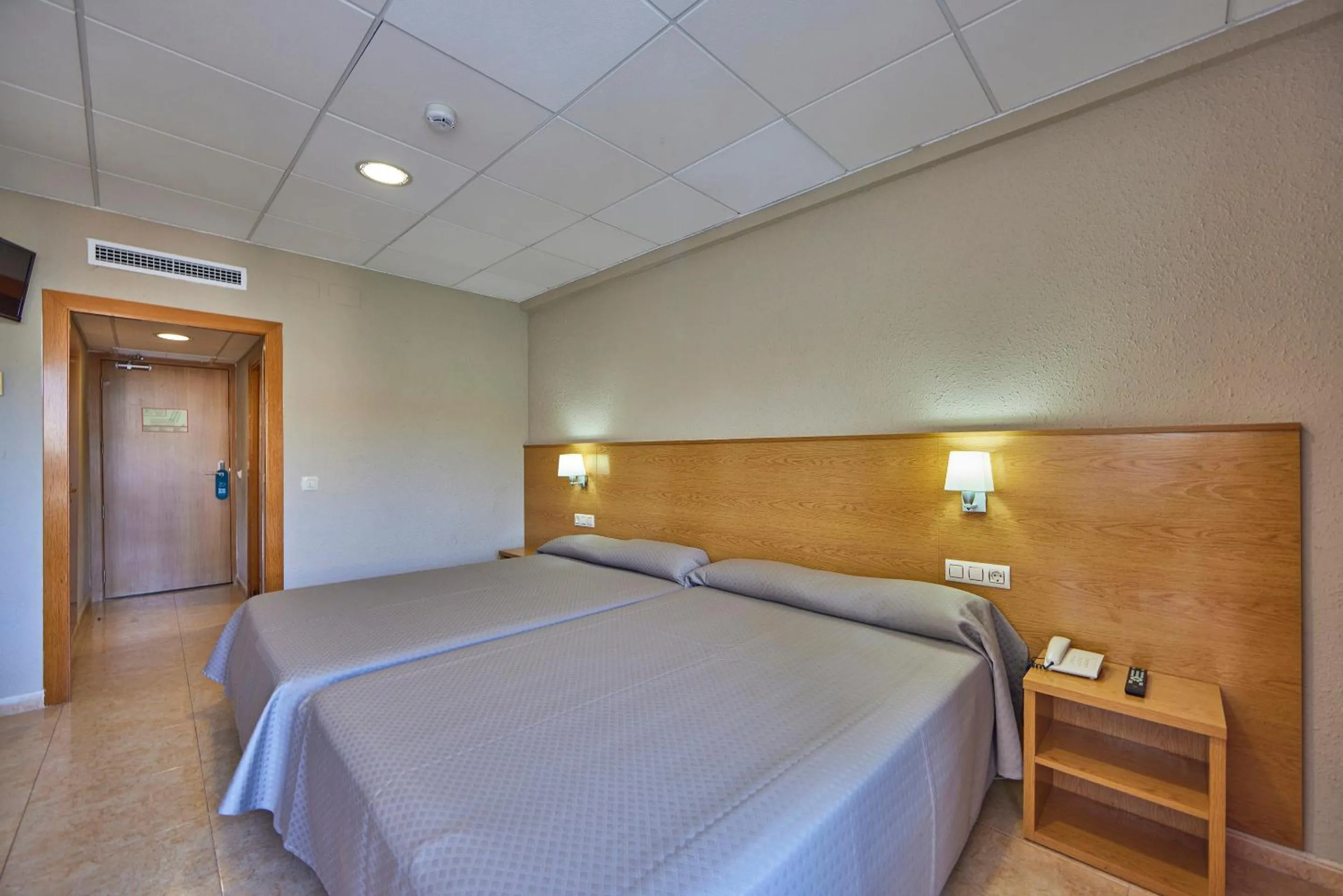 Photo of the whole room, Bed in Ona Don Juan