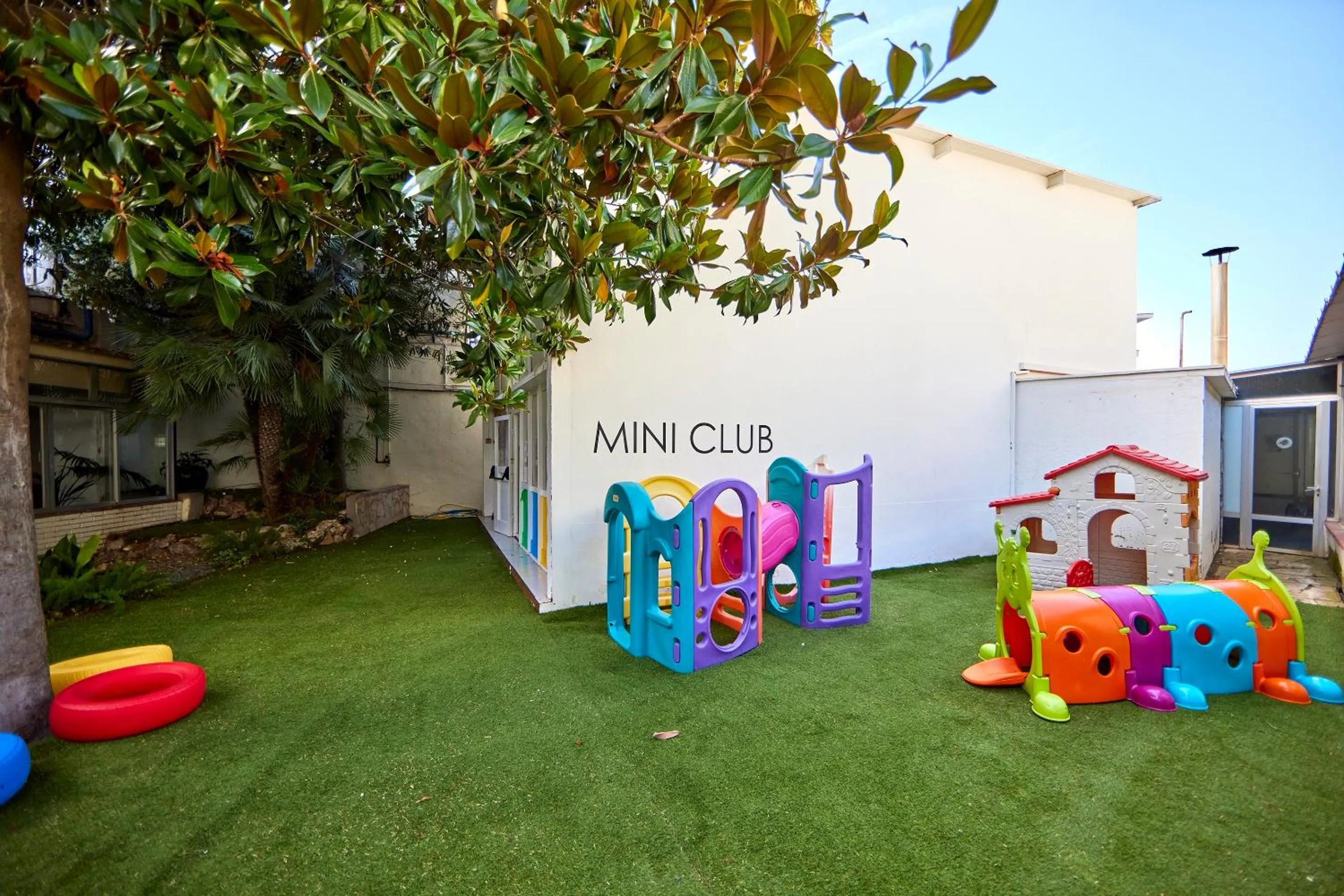 Kids's club in Ona Don Juan