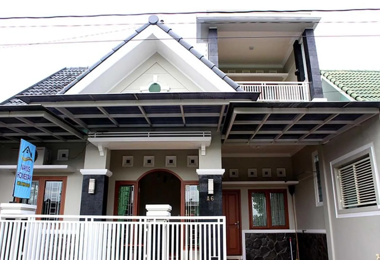 Facade/entrance in EXPRESS O 92106 Nayus Homestay Syariah