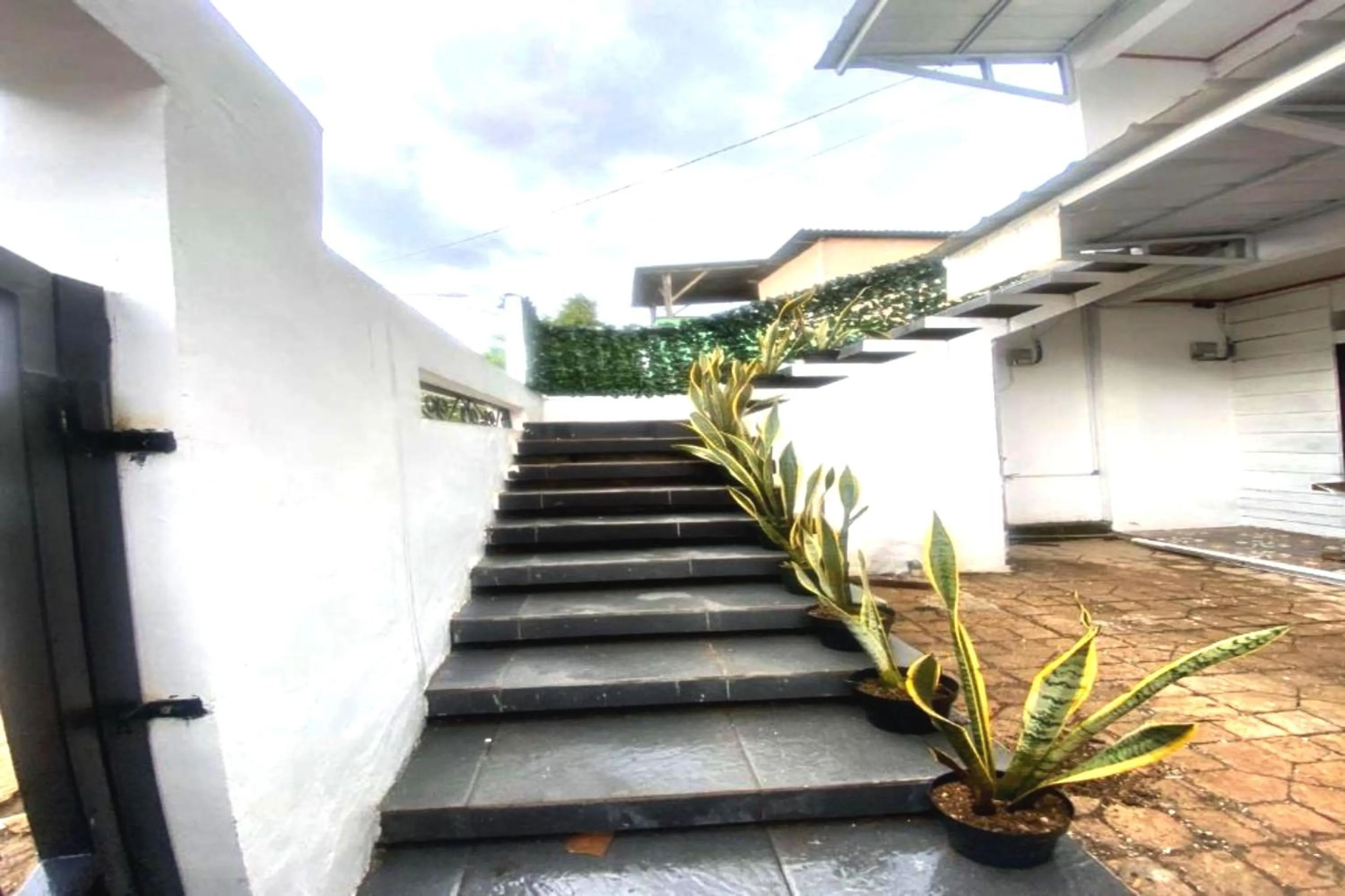 Area and facilities in EXPRESS O 92147 Nia Residence