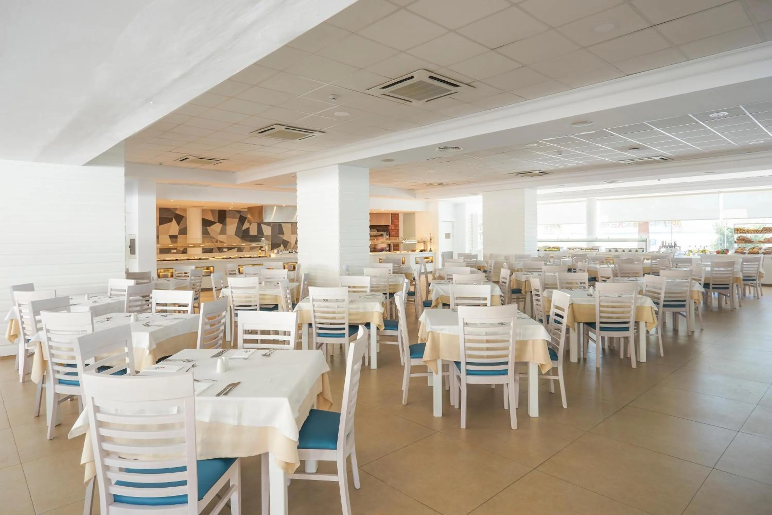 Restaurant/places to eat in MarSenses Paradise Club