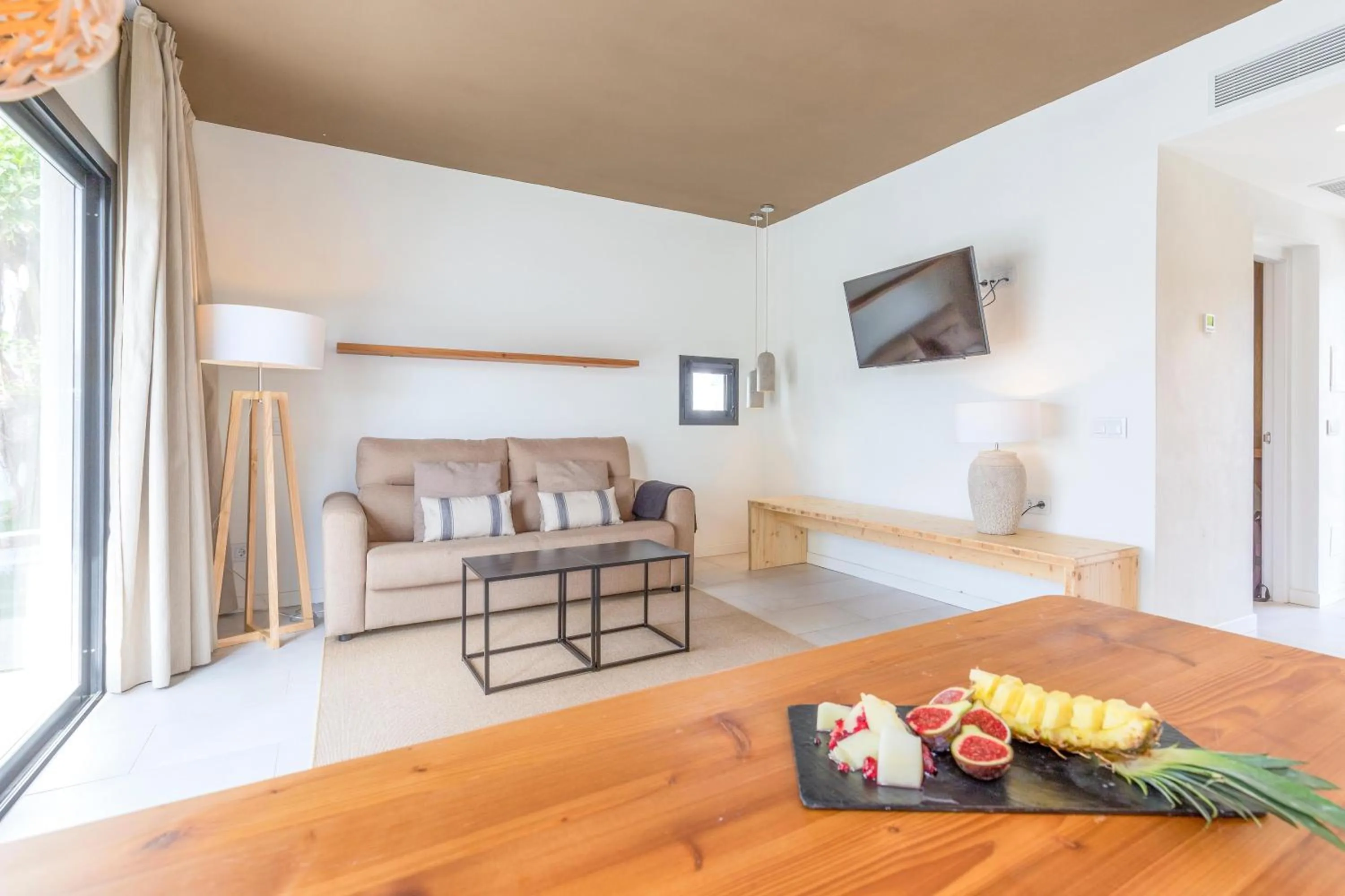 Photo of the whole room in MarSenses Paradise Club