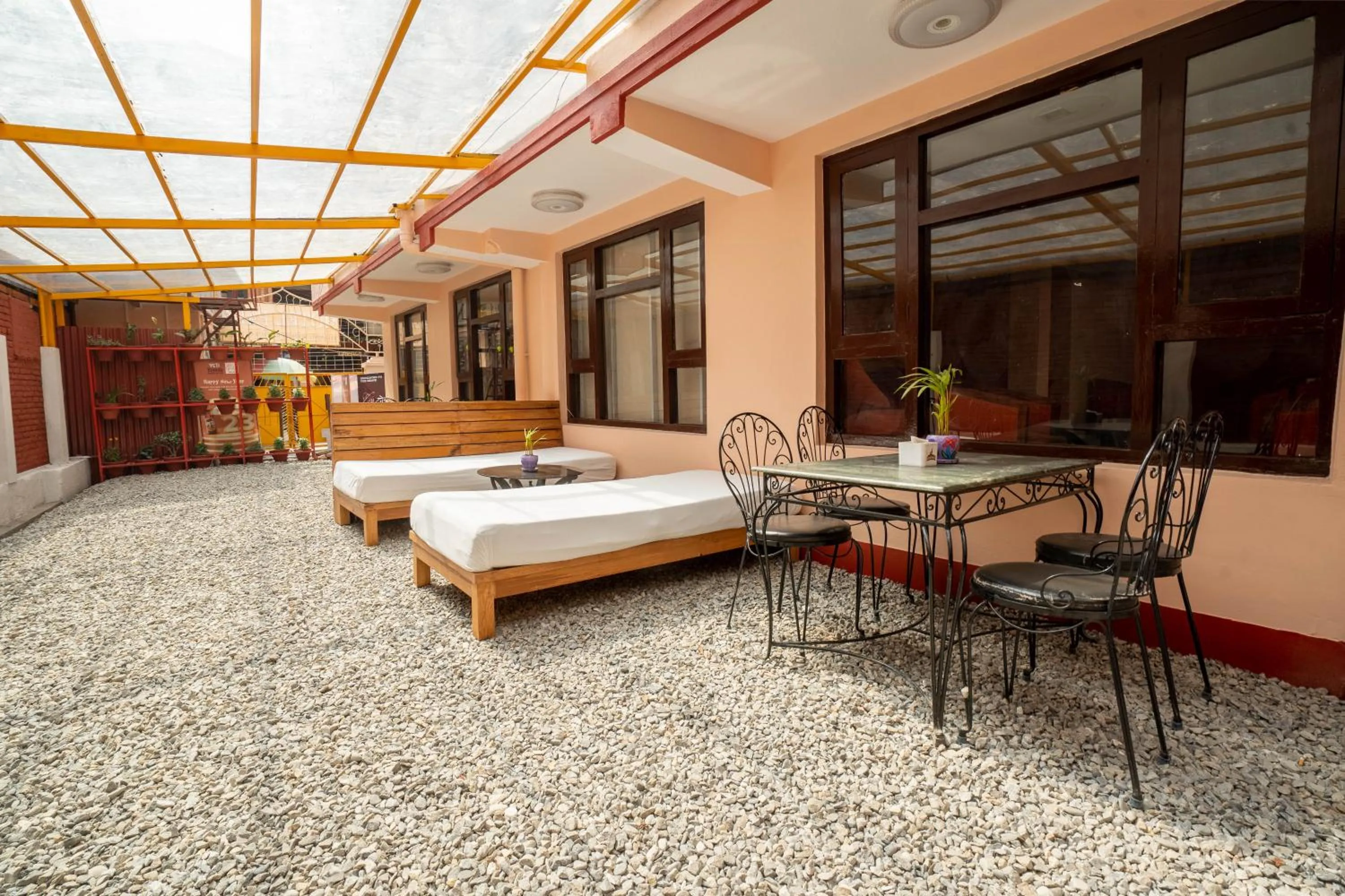 Patio, Bed in Hotel Pala