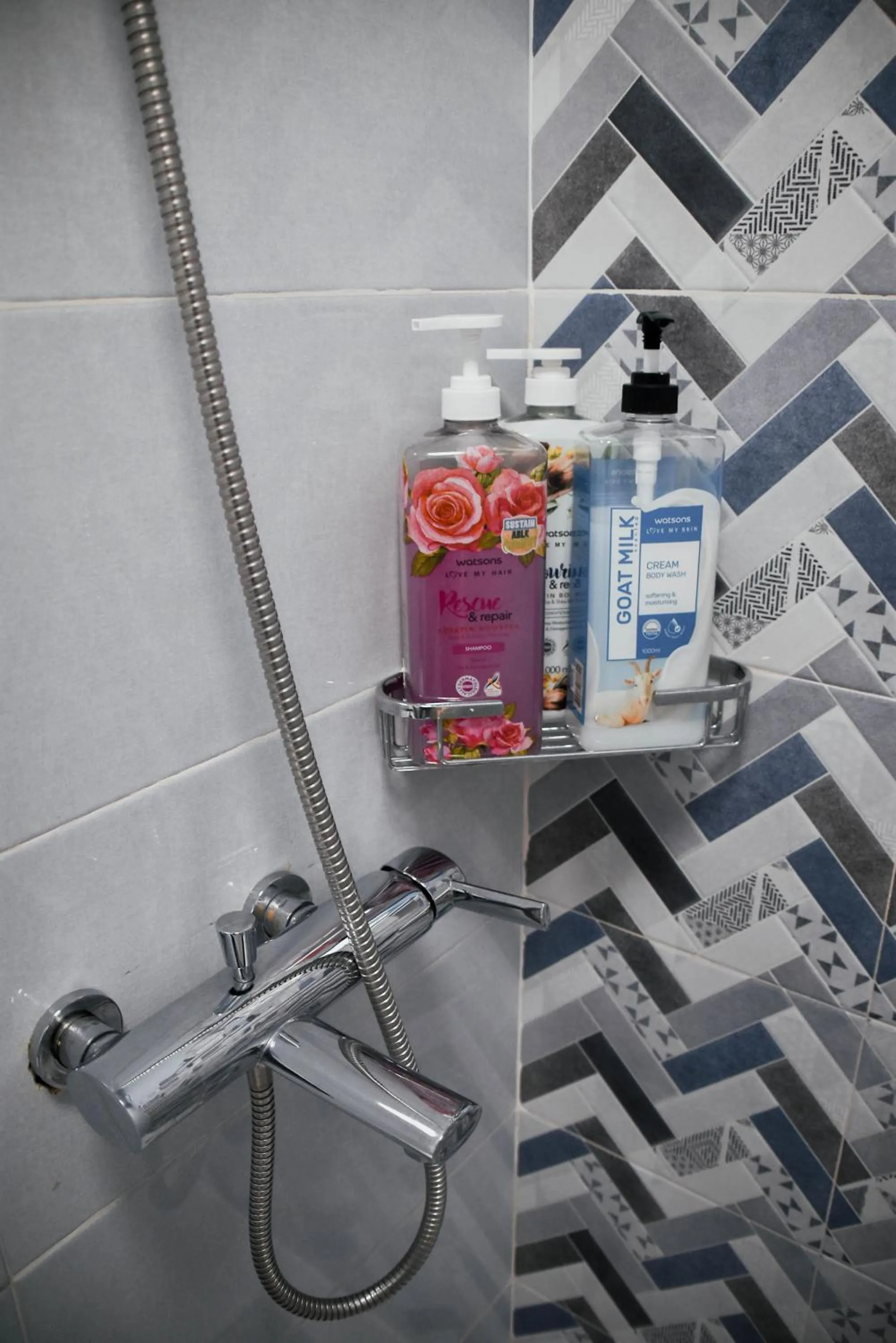 Shower in Olive Hostel Roxas City