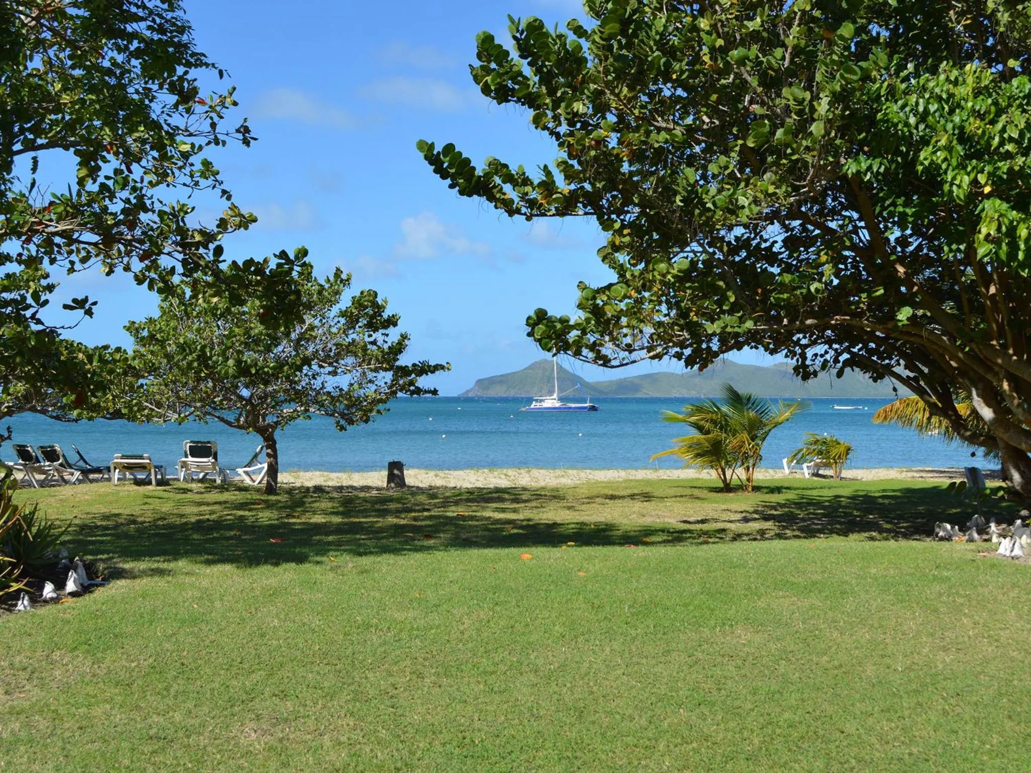 Day in Oualie Beach Resort