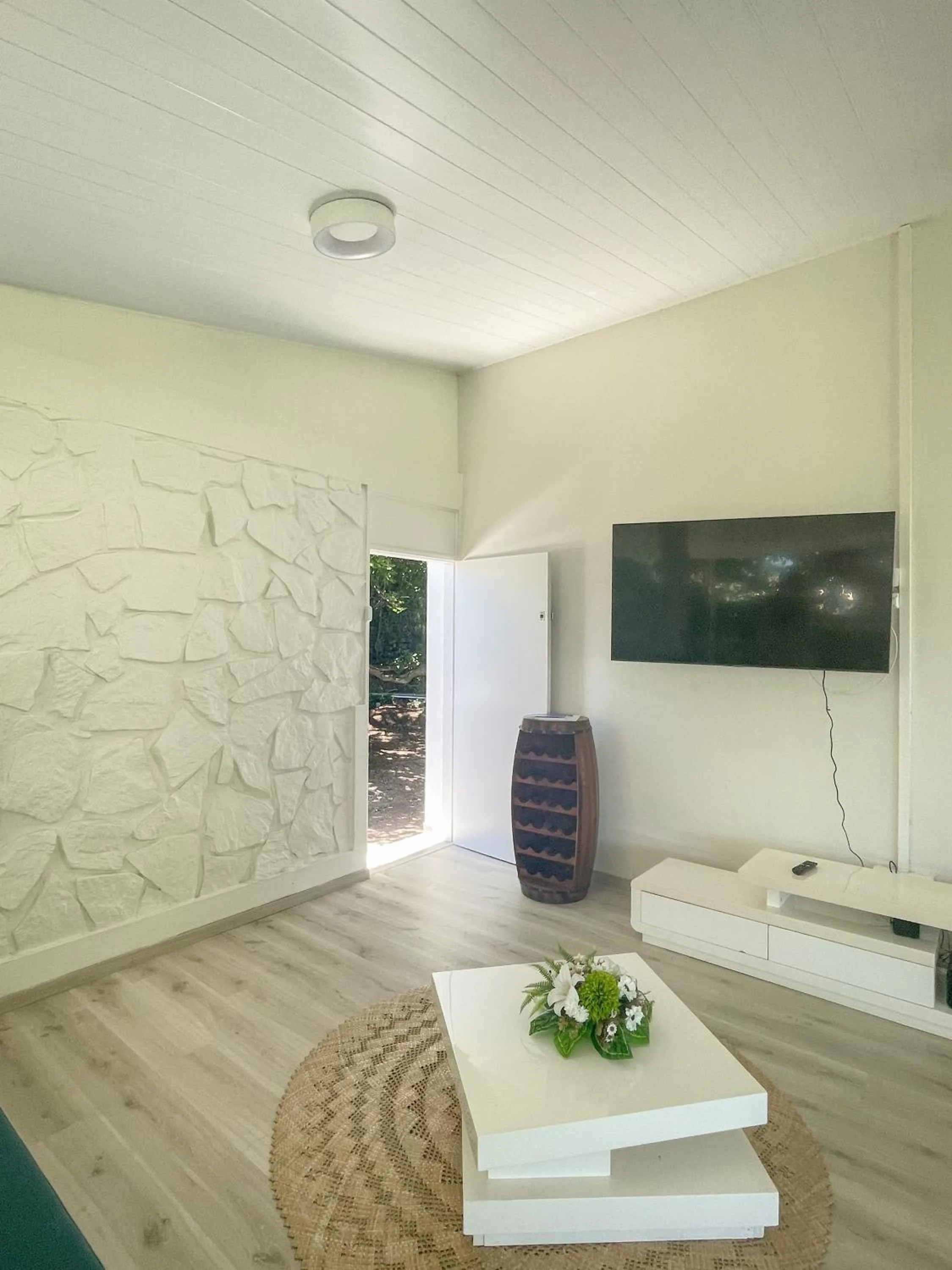 TV and multimedia in Temana Airport Faa'a,Tahiti