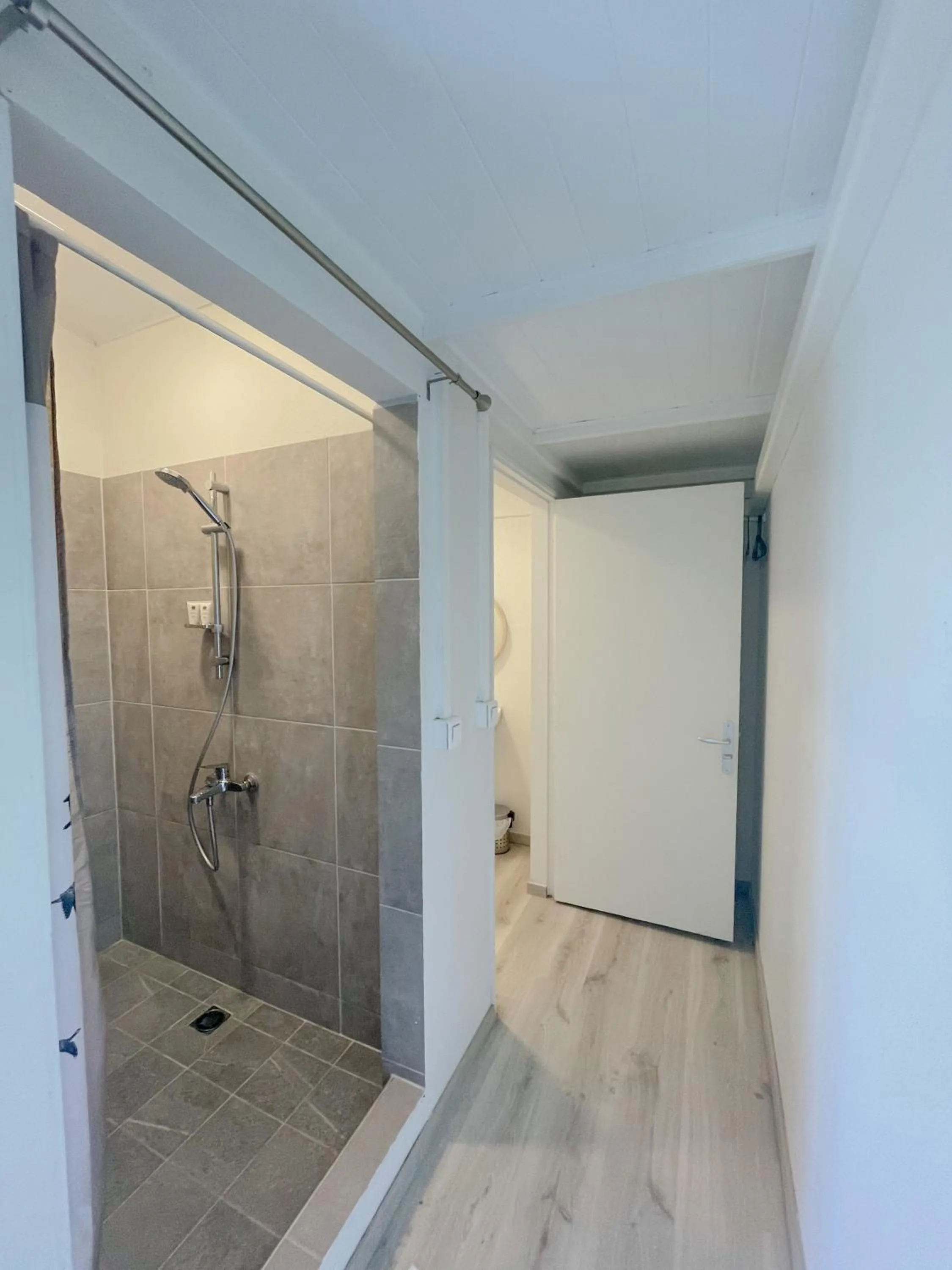 Shower in Temana Airport Faa'a,Tahiti