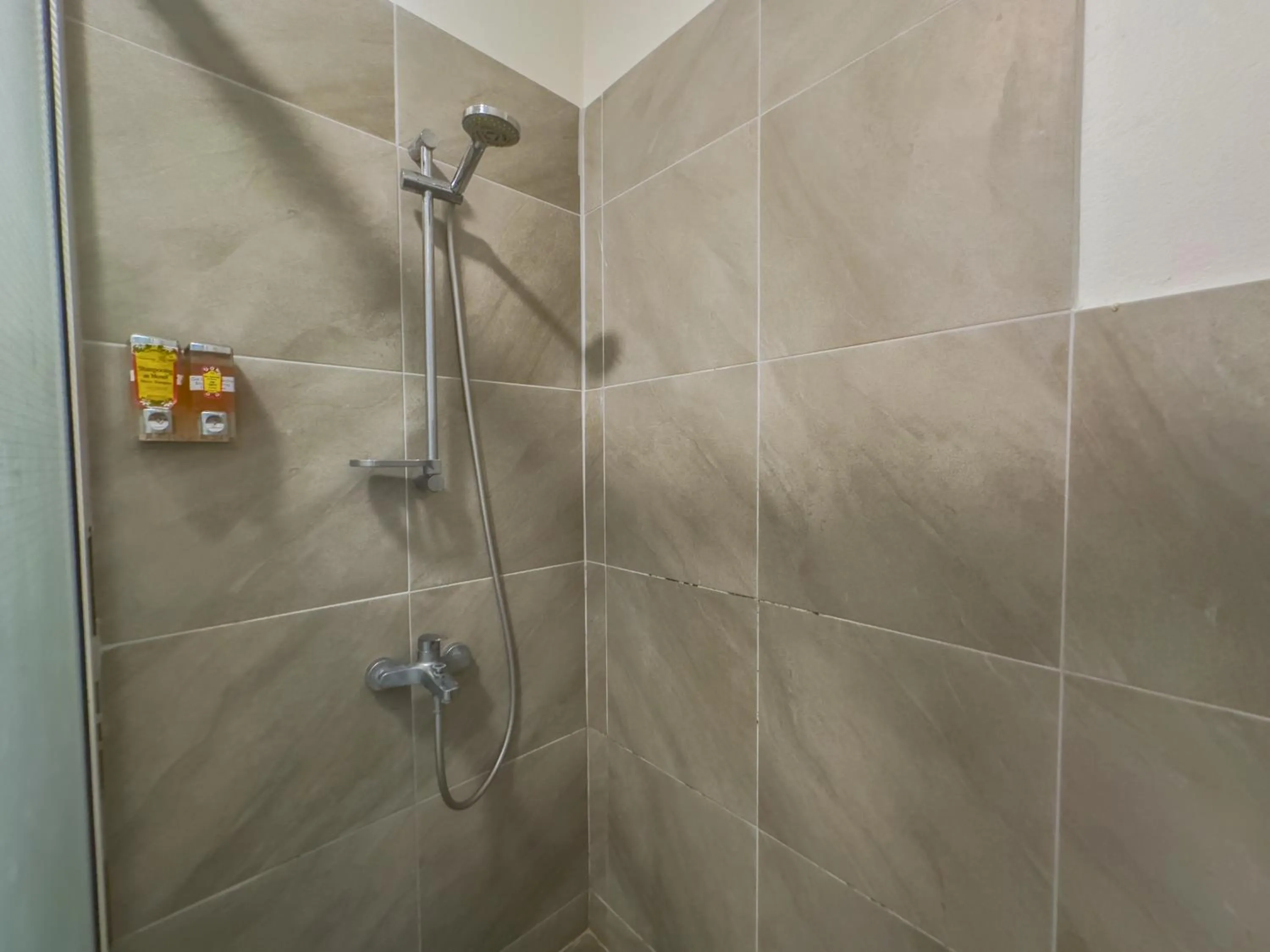 Shower in Temana Airport Faa'a,Tahiti