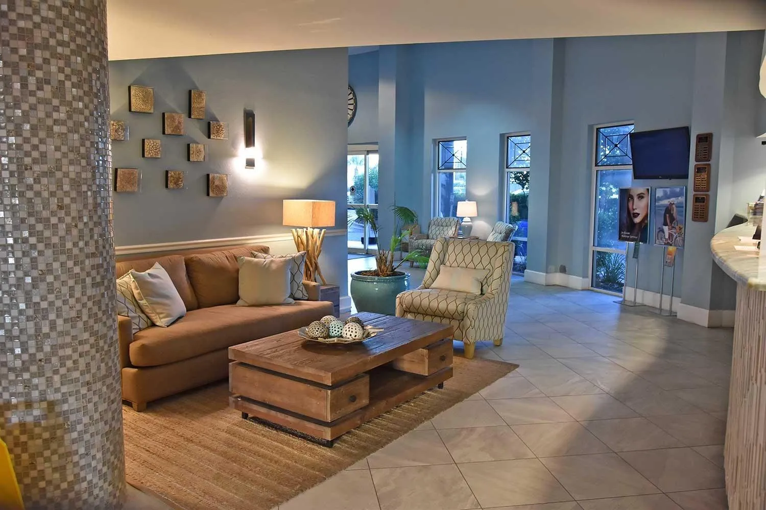 Seating area in Pelican Beach 1504 by Pelican Beach Management
