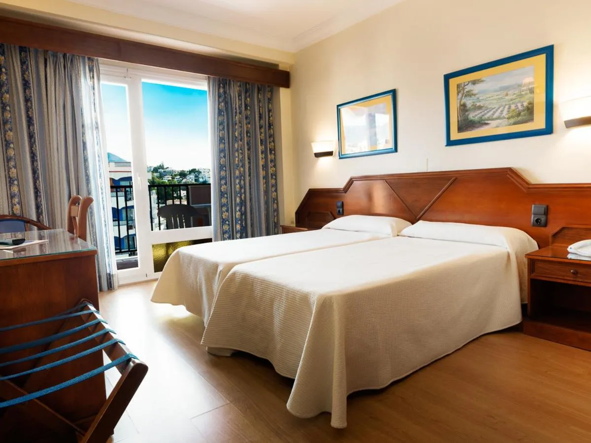 Double Room (2 Adults + 1 Child ) in Hotel Monarque Fuengirola Park