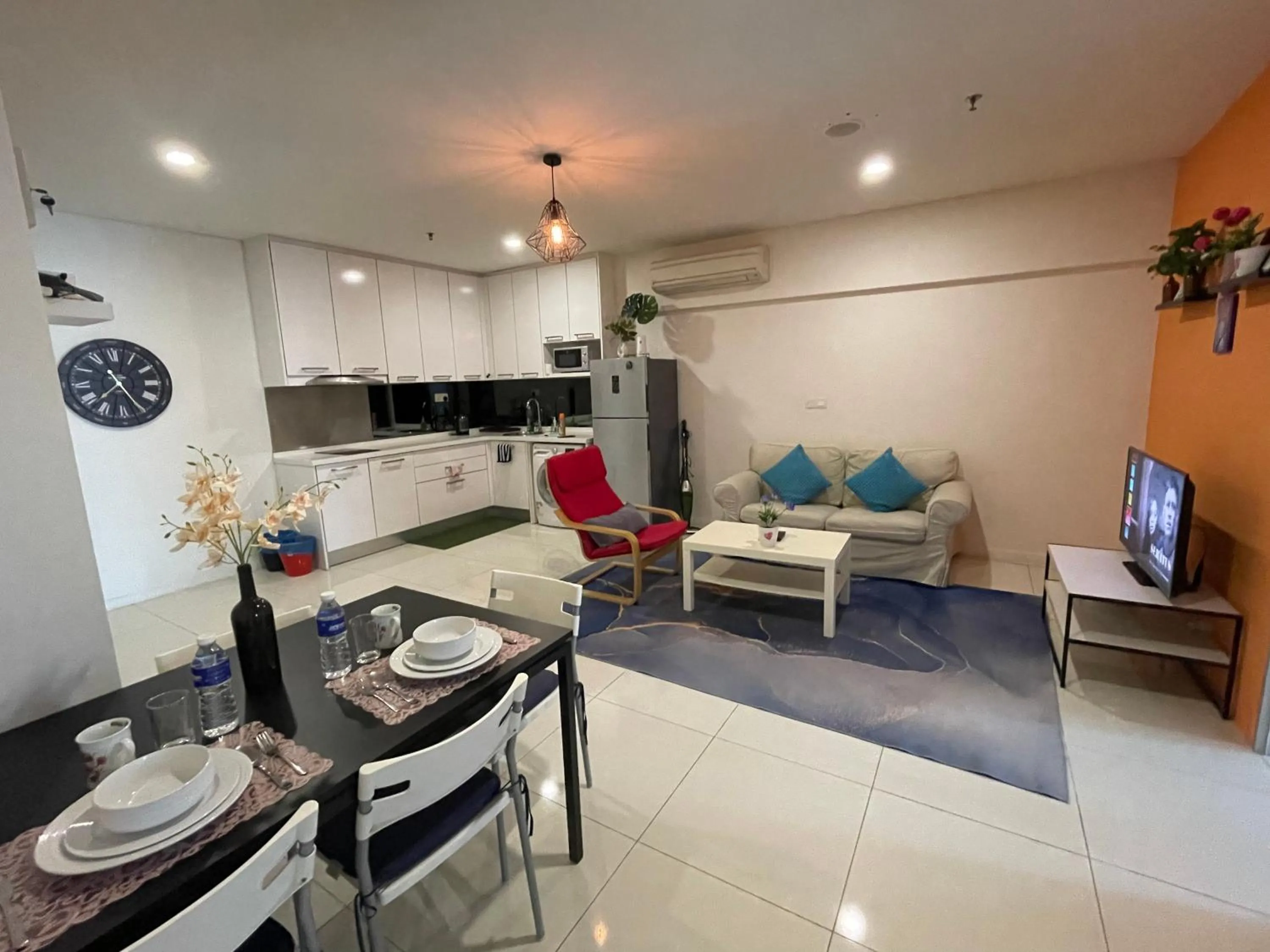 TV and multimedia in Mercu Summer Suite KLCC by Minshuku