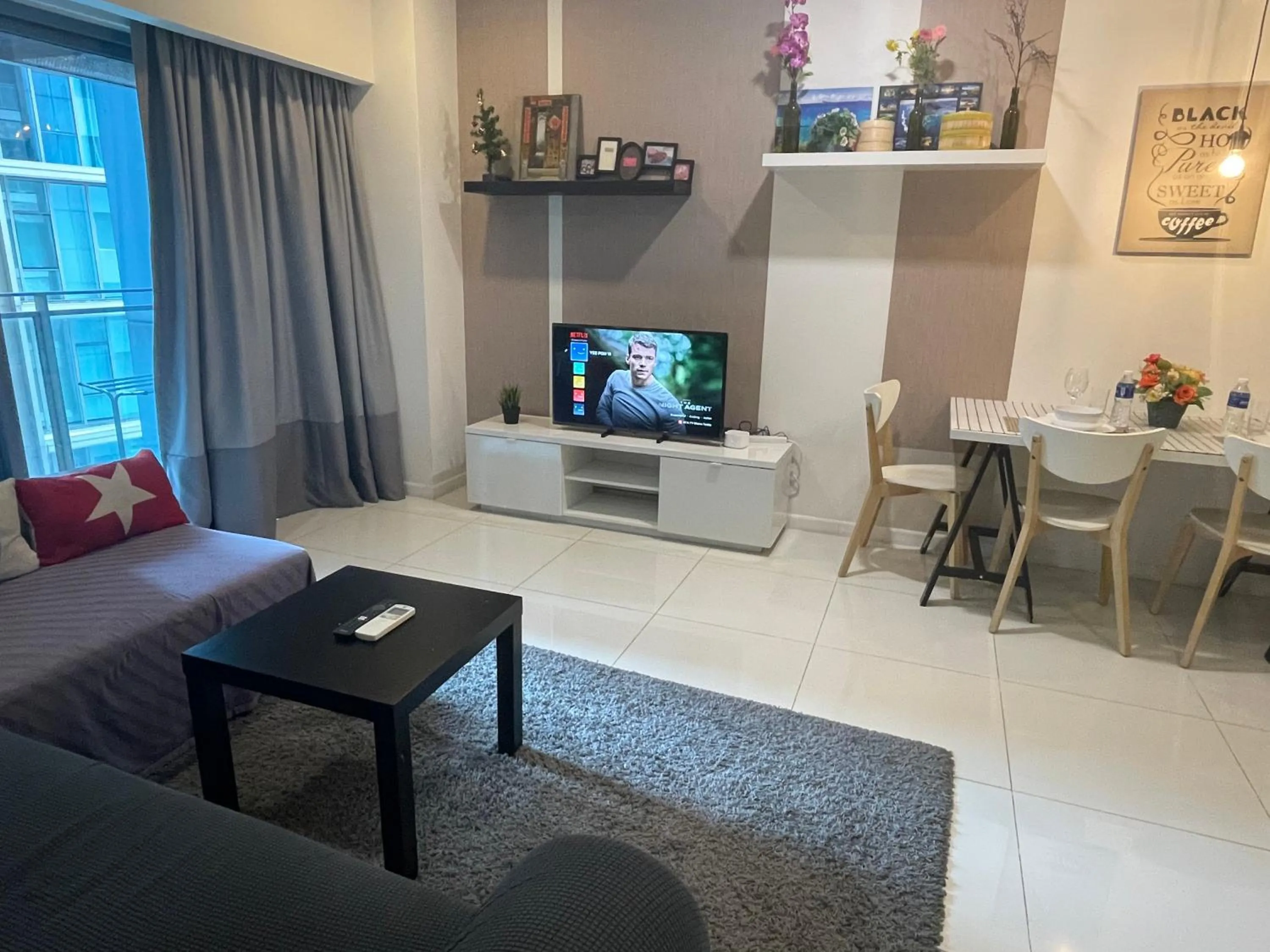 TV and multimedia in Mercu Summer Suite KLCC by Minshuku