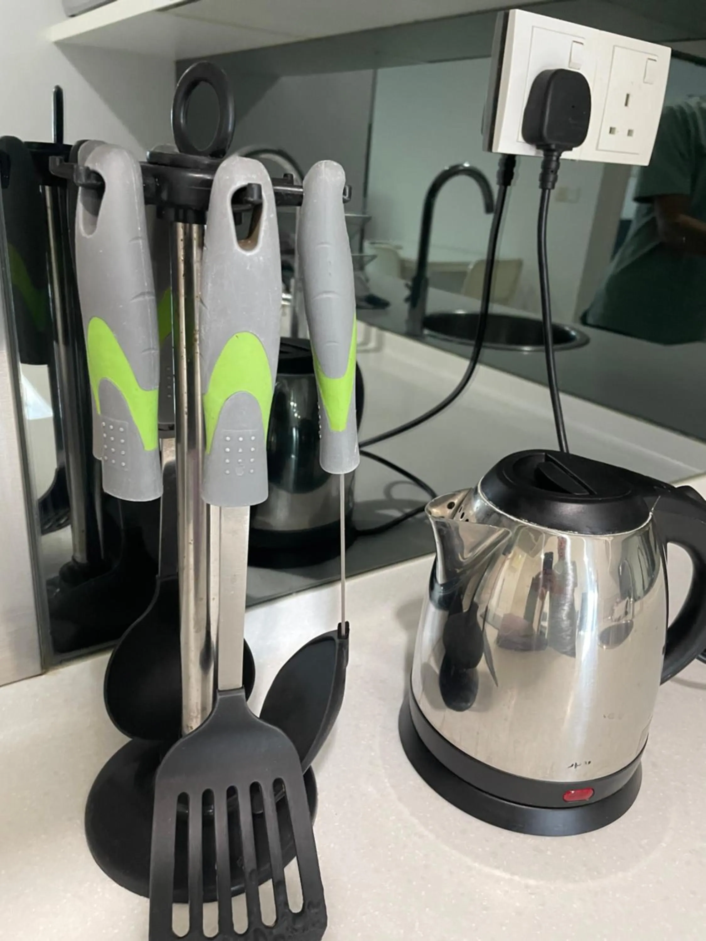 Coffee/tea facilities in Mercu Summer Suite KLCC by Minshuku