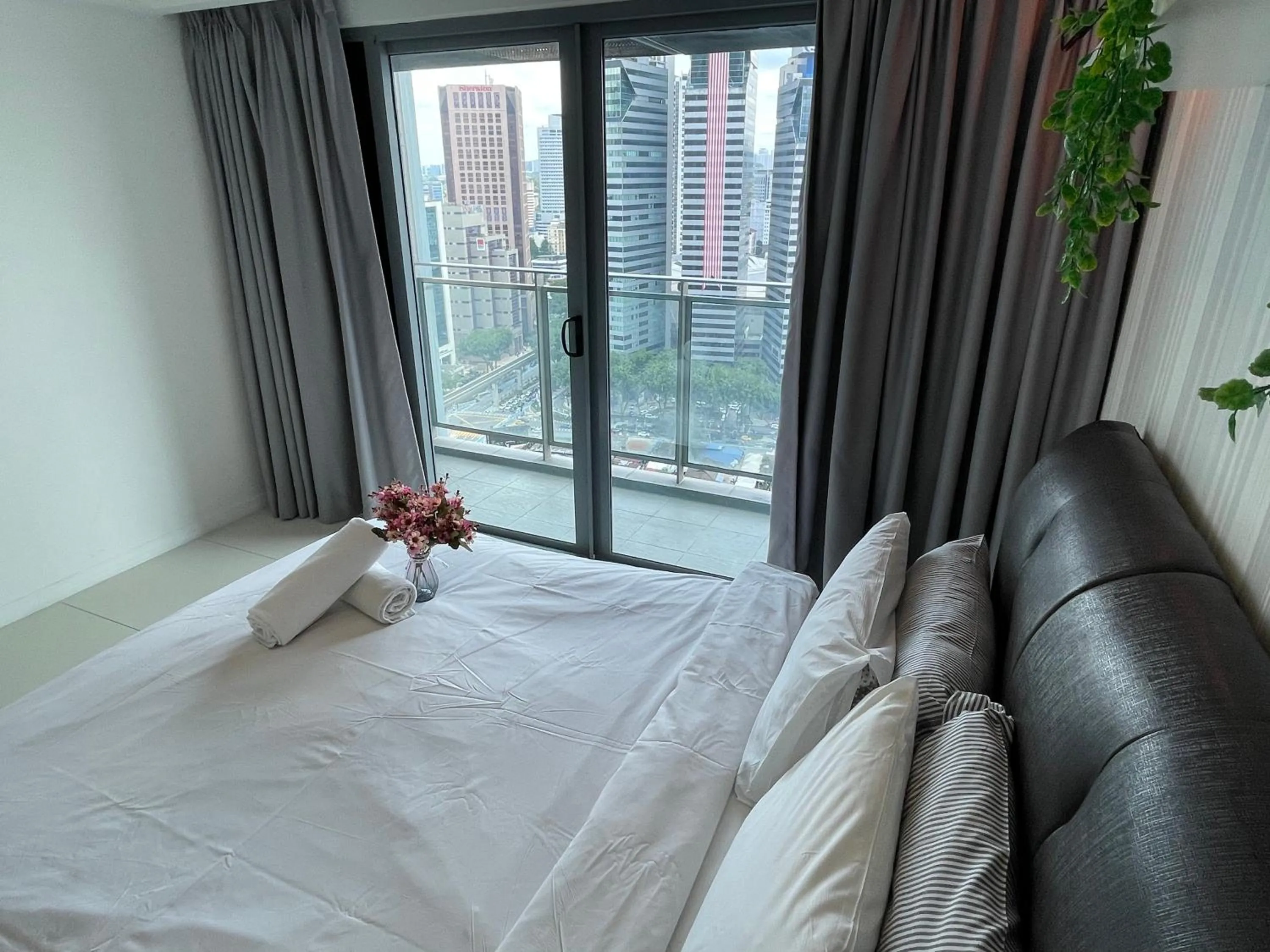 Bed in Mercu Summer Suite KLCC by Minshuku