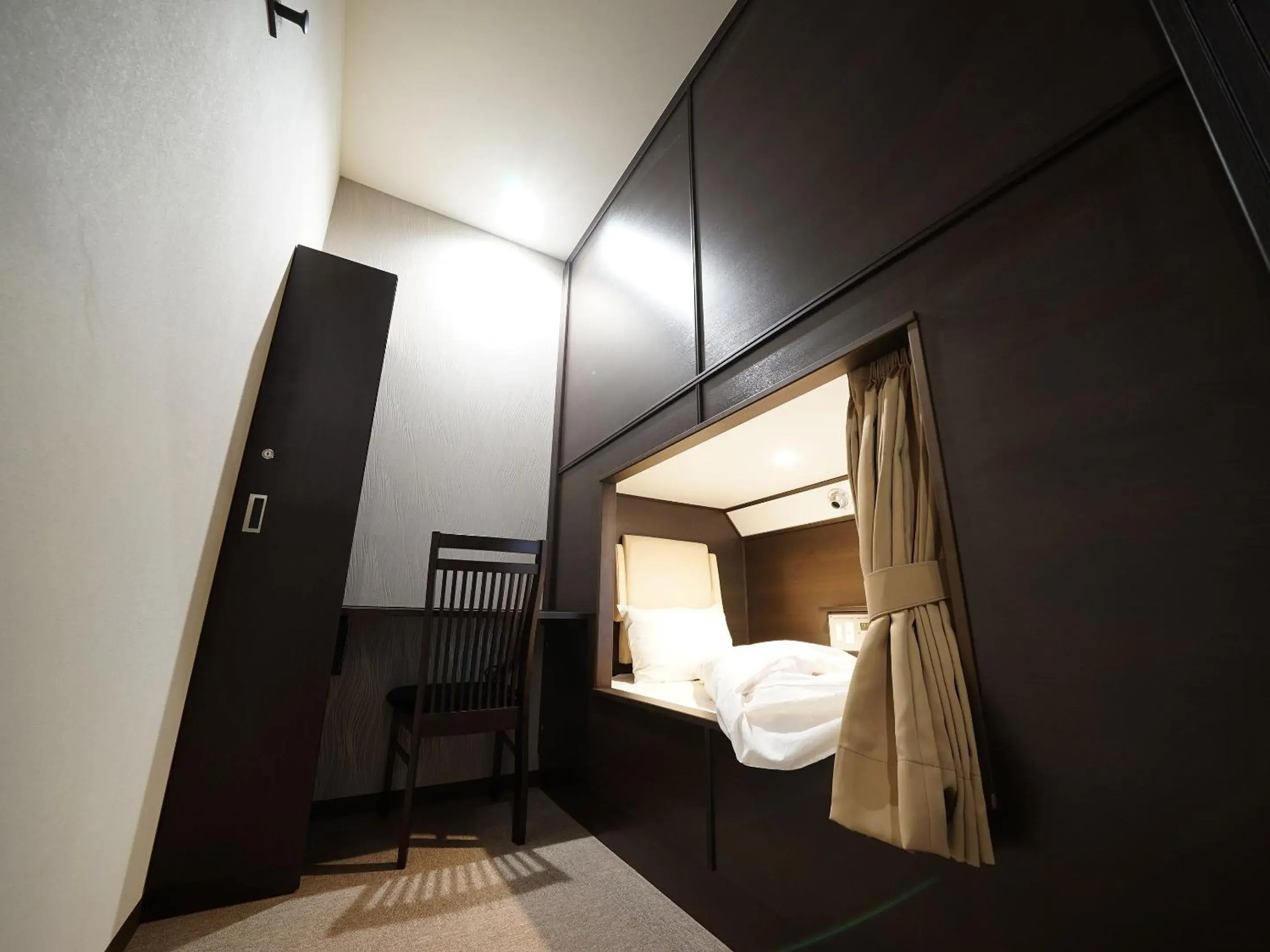 Two Semi-Private Cabins - Male Only in WELLCABIN TENJIN - Male Only Two Semi-Private Cabins - Male Only in WELLCABIN TENJIN - Male Only