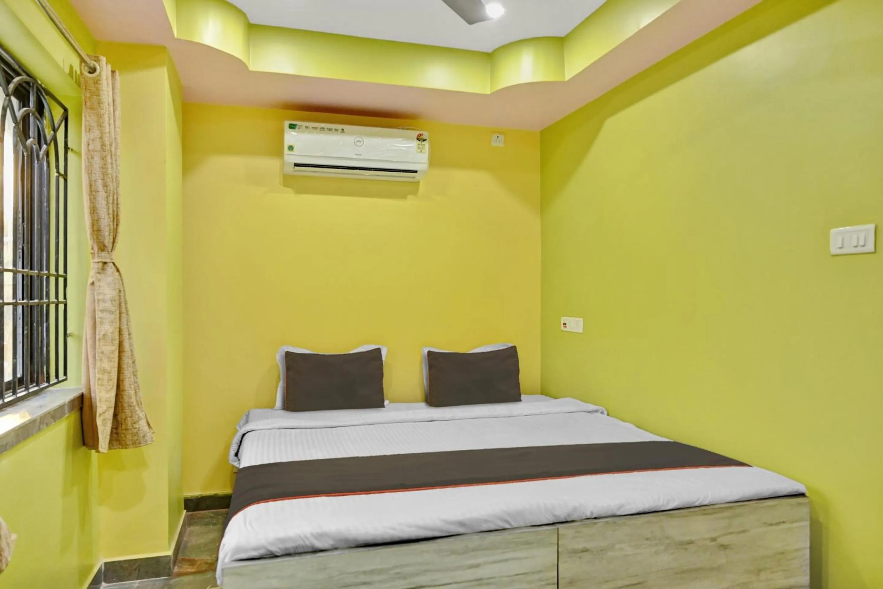 Bedroom, Bed in Super Hotel O Mahal