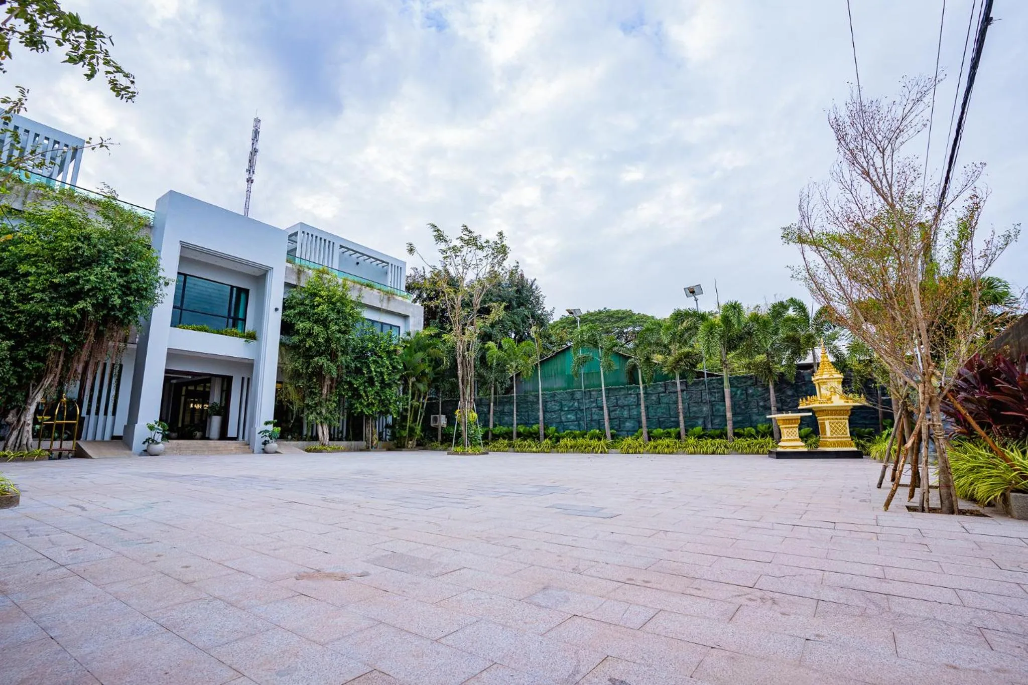 Day in Rainforest Hotel by NSUN