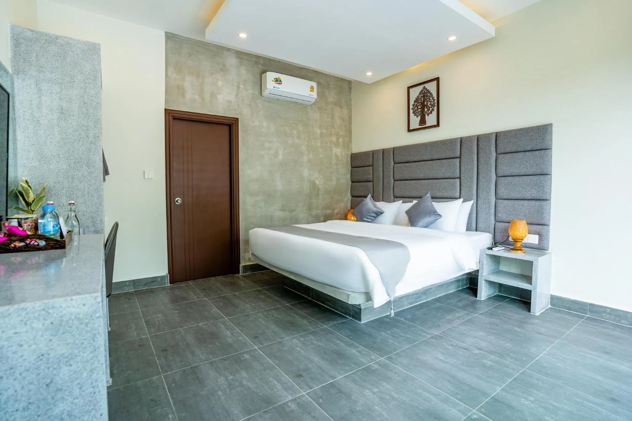 Photo of the whole room, Bed in Rainforest Hotel by NSUN