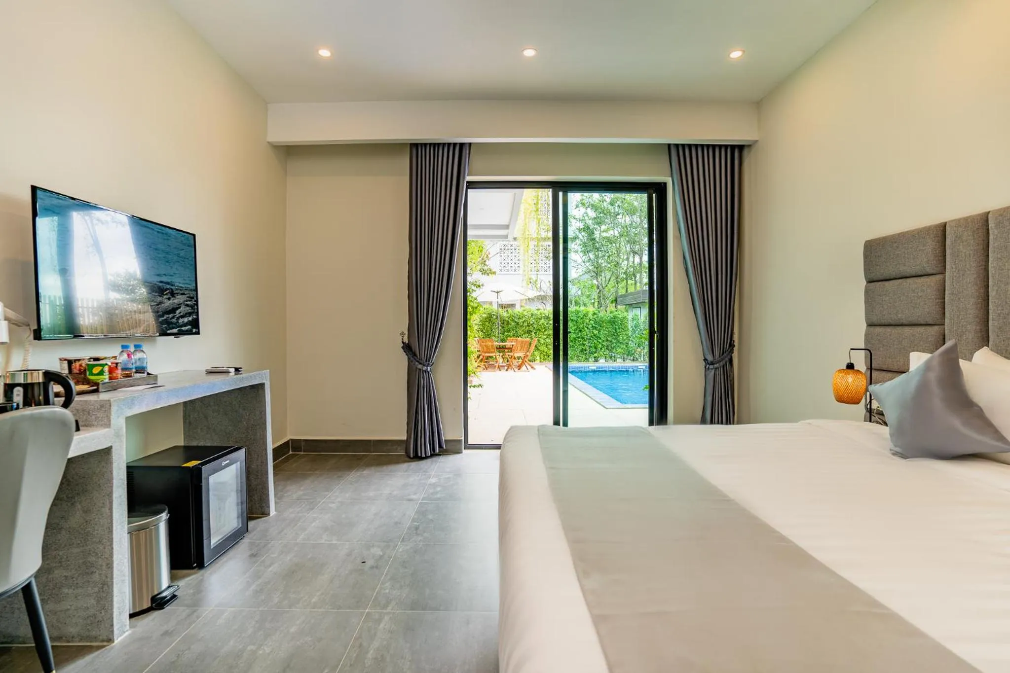 Bed in Rainforest Hotel by NSUN