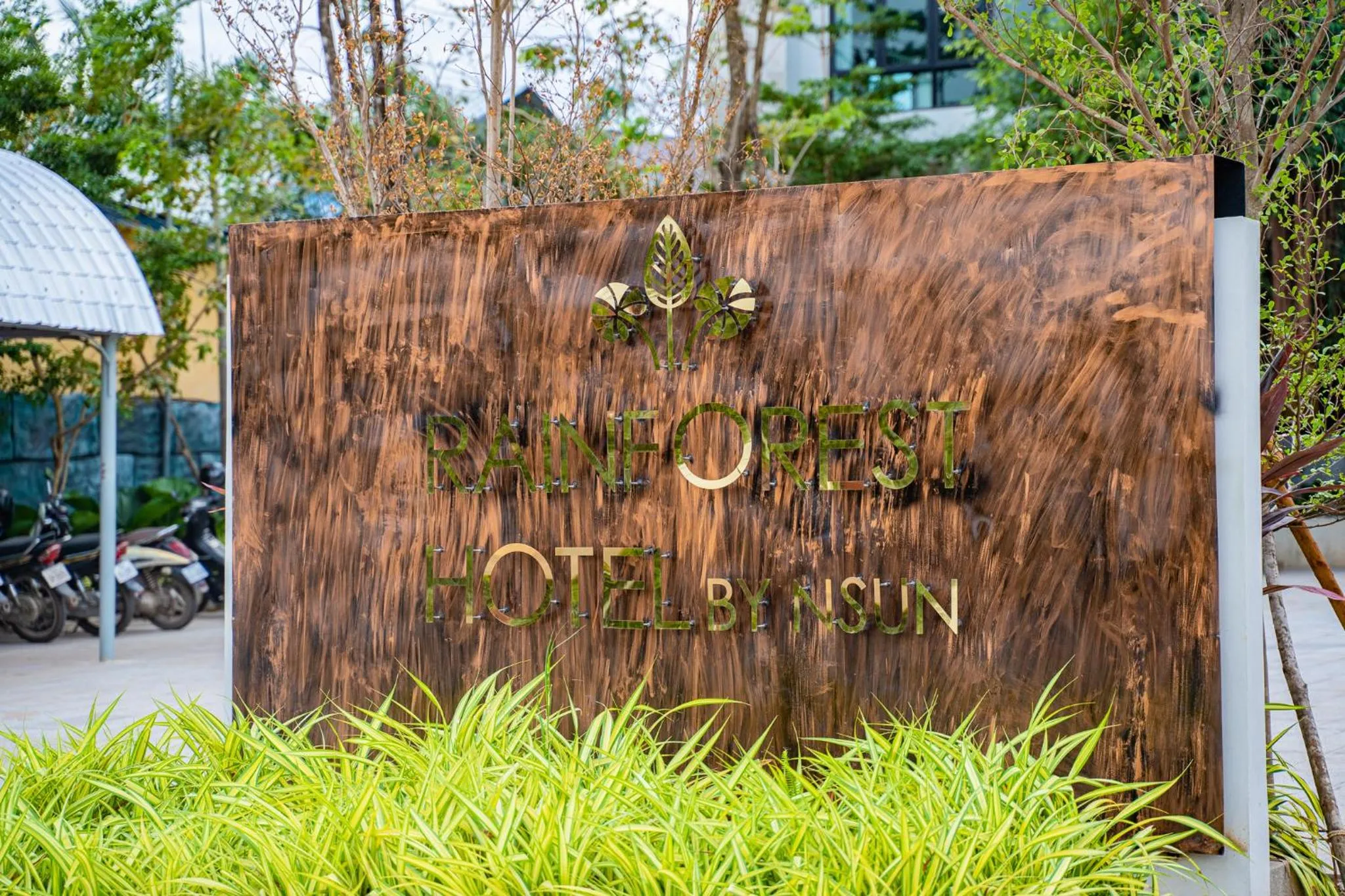 Day in Rainforest Hotel by NSUN