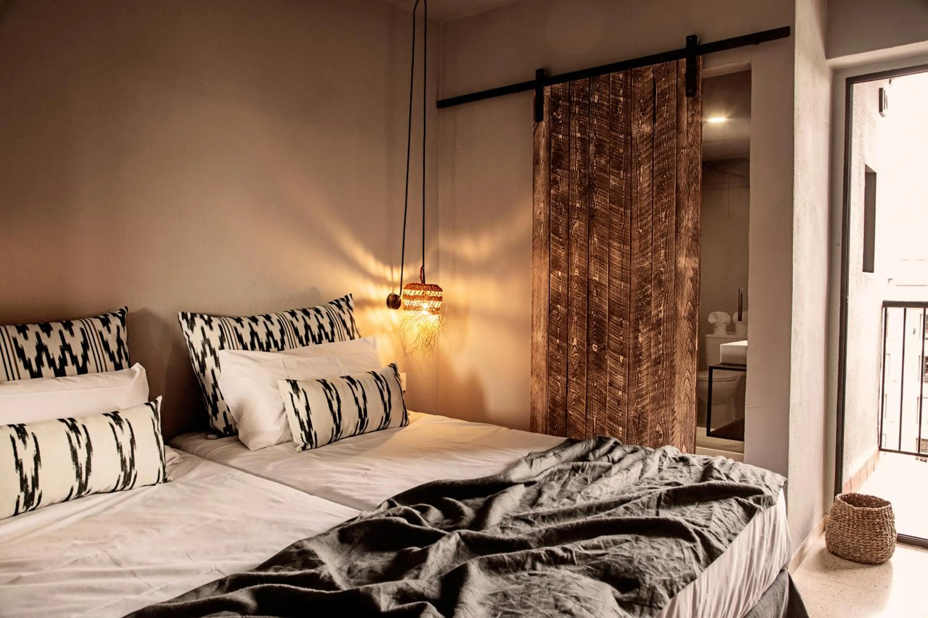 Photo of the whole room, Bed in Caramelo Palma Beach