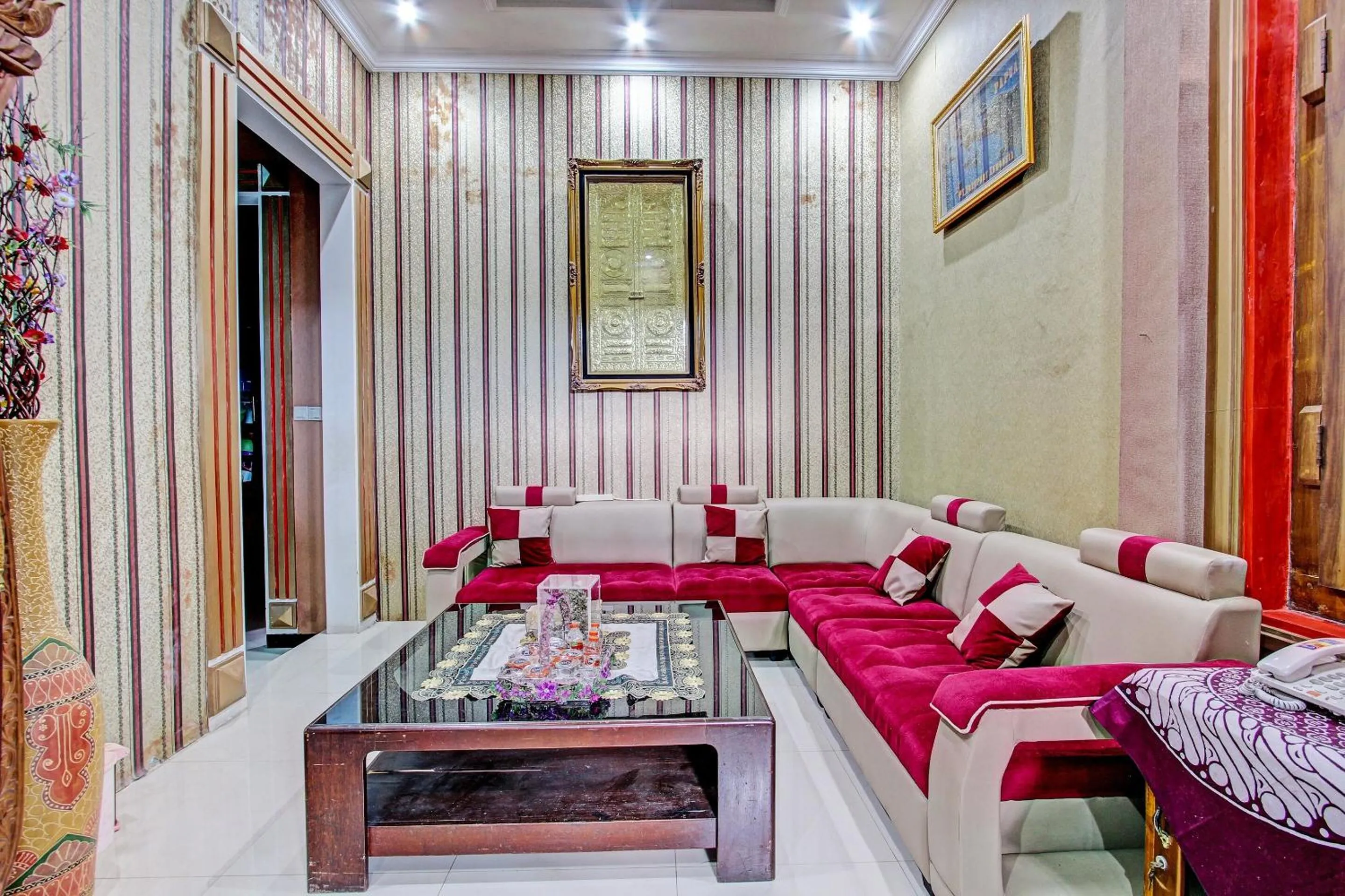 Lobby or reception in Hotel O Amole Homestay Syariah