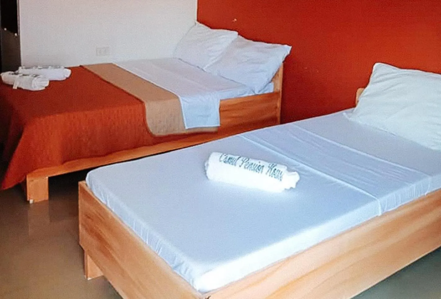 Photo of the whole room in RedDoorz @ Sundance Mountain Resort Tampilisan