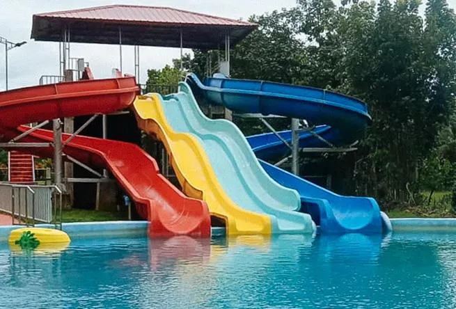 Swimming pool in RedDoorz @ Sundance Mountain Resort Tampilisan