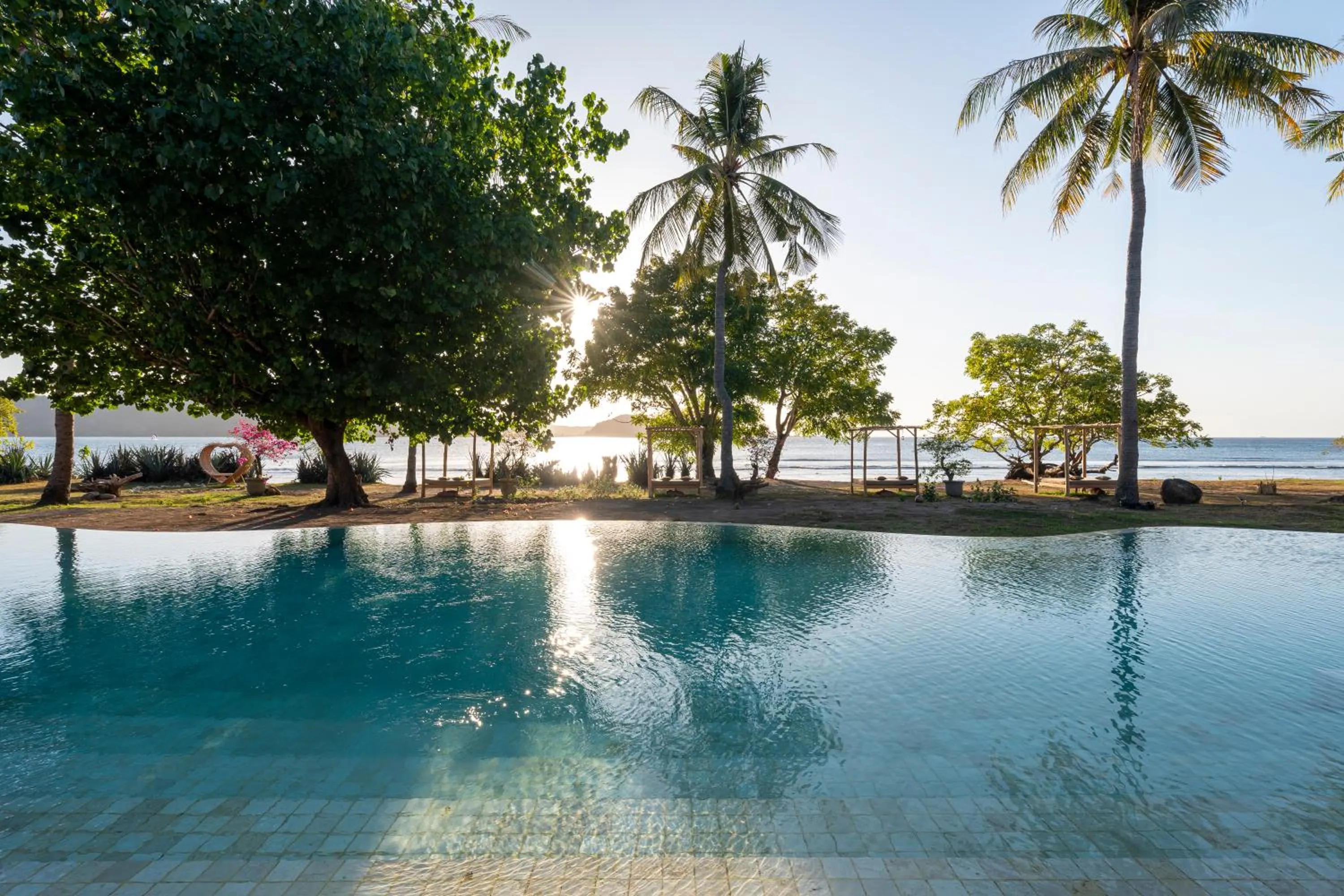 Pool view in Bleu MATHIS Gili Asahan