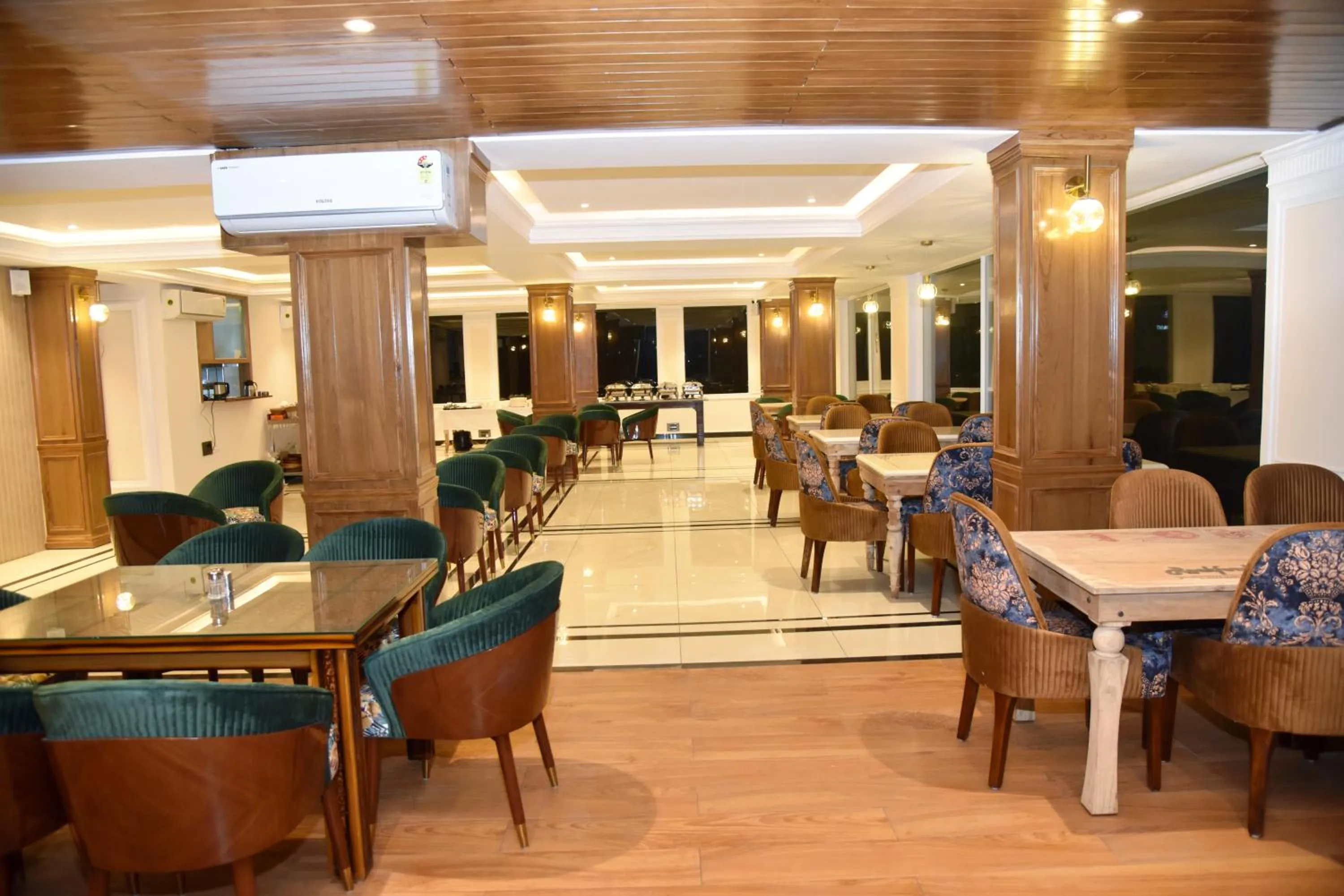Restaurant/places to eat in AnantVilas Shimla Hills