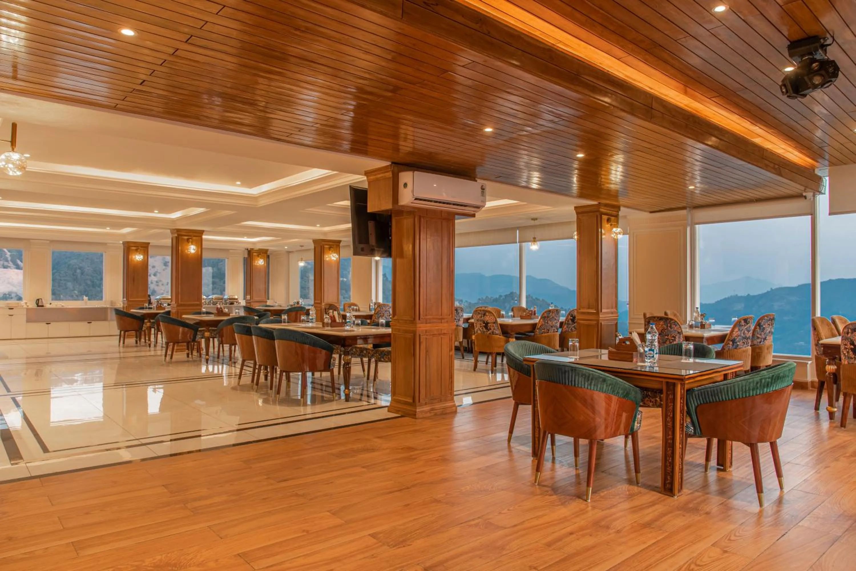 Restaurant/places to eat in AnantVilas Shimla Hills