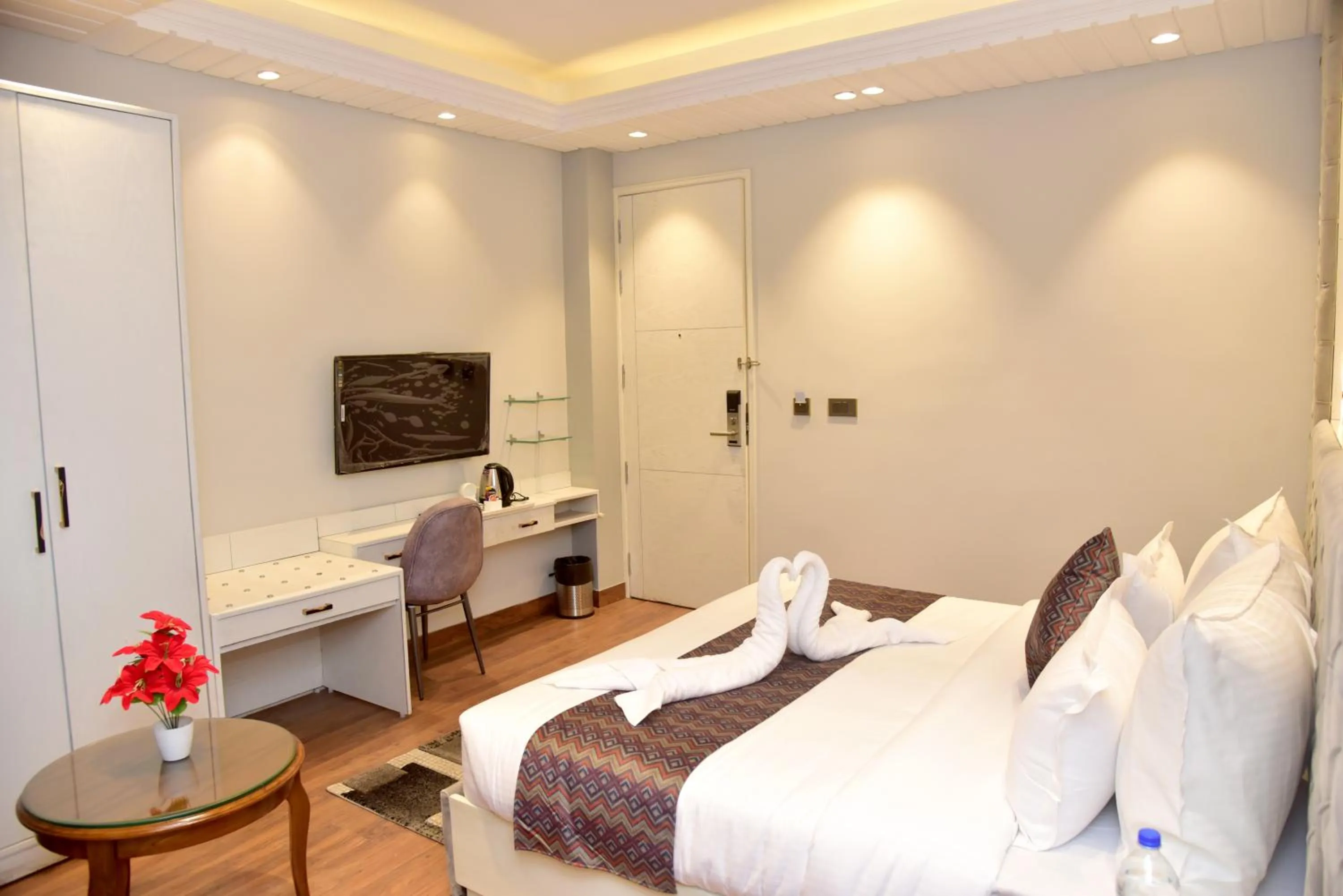 TV and multimedia, Bed in AnantVilas Shimla Hills