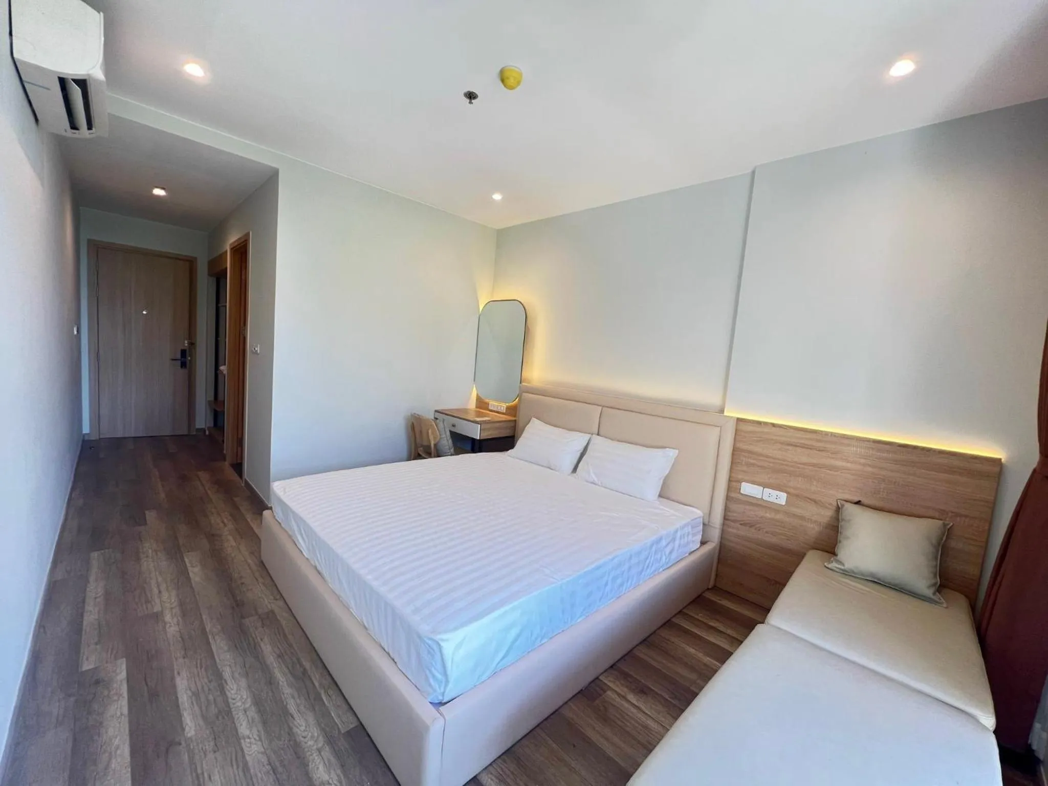 Bedroom, Bed in Vu Gia Hotel Phu Quoc
