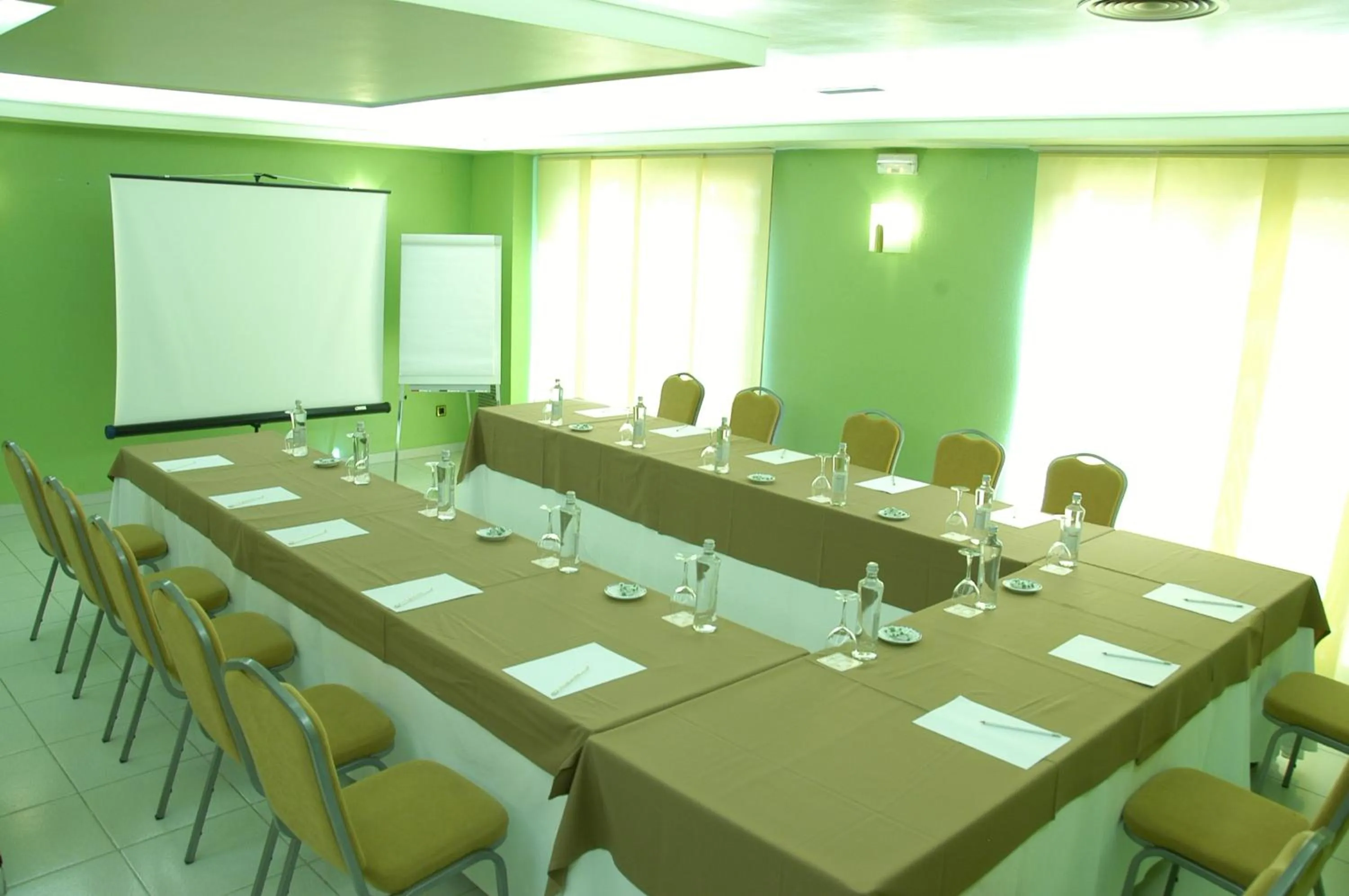 Business facilities in Felix Hotel