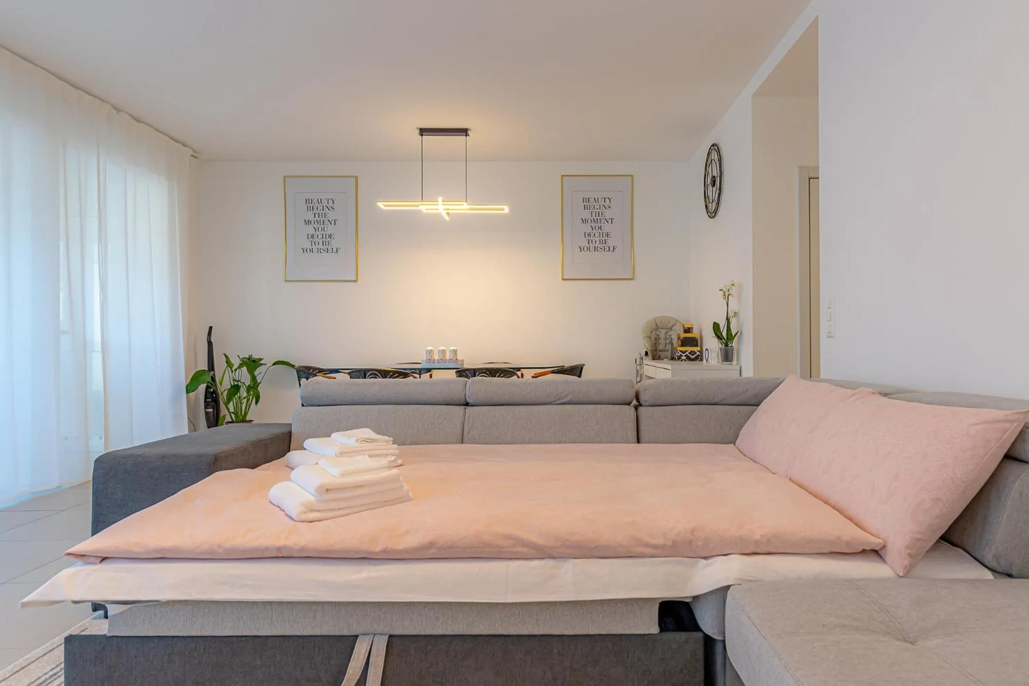 Living room, Bed in IMPERIAL of LUGANO 3 with a lake view behind the station and 10 min from the lake of Lugano
