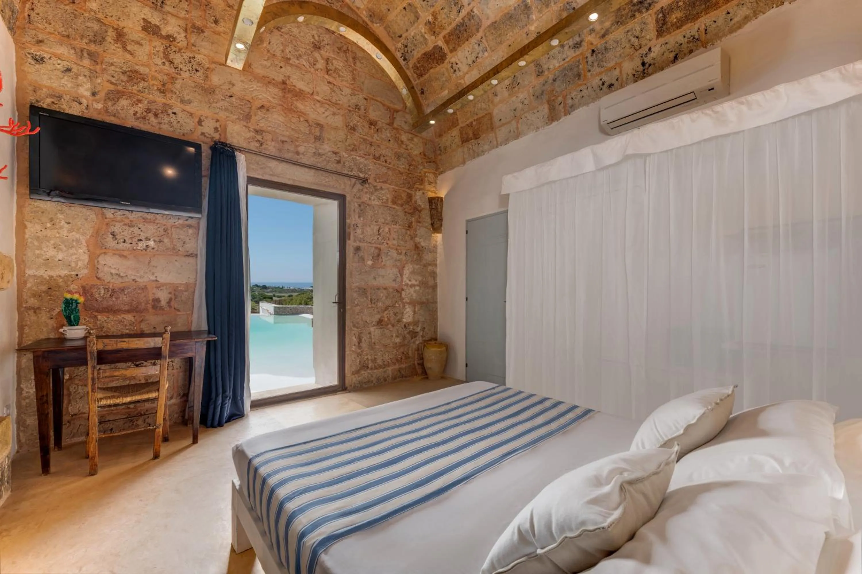 Bed in Masseria Samenti