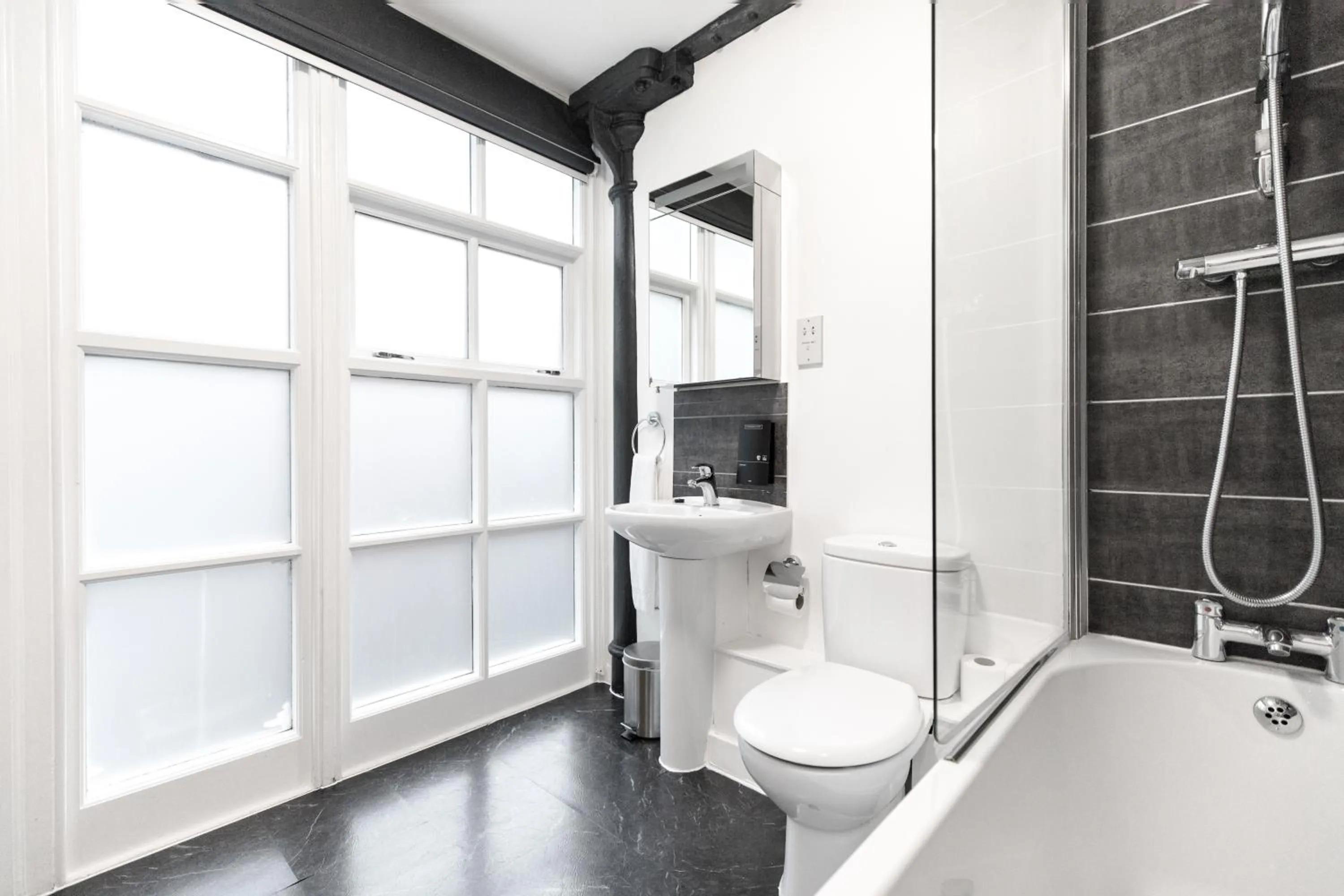 Shower in High Street Town House