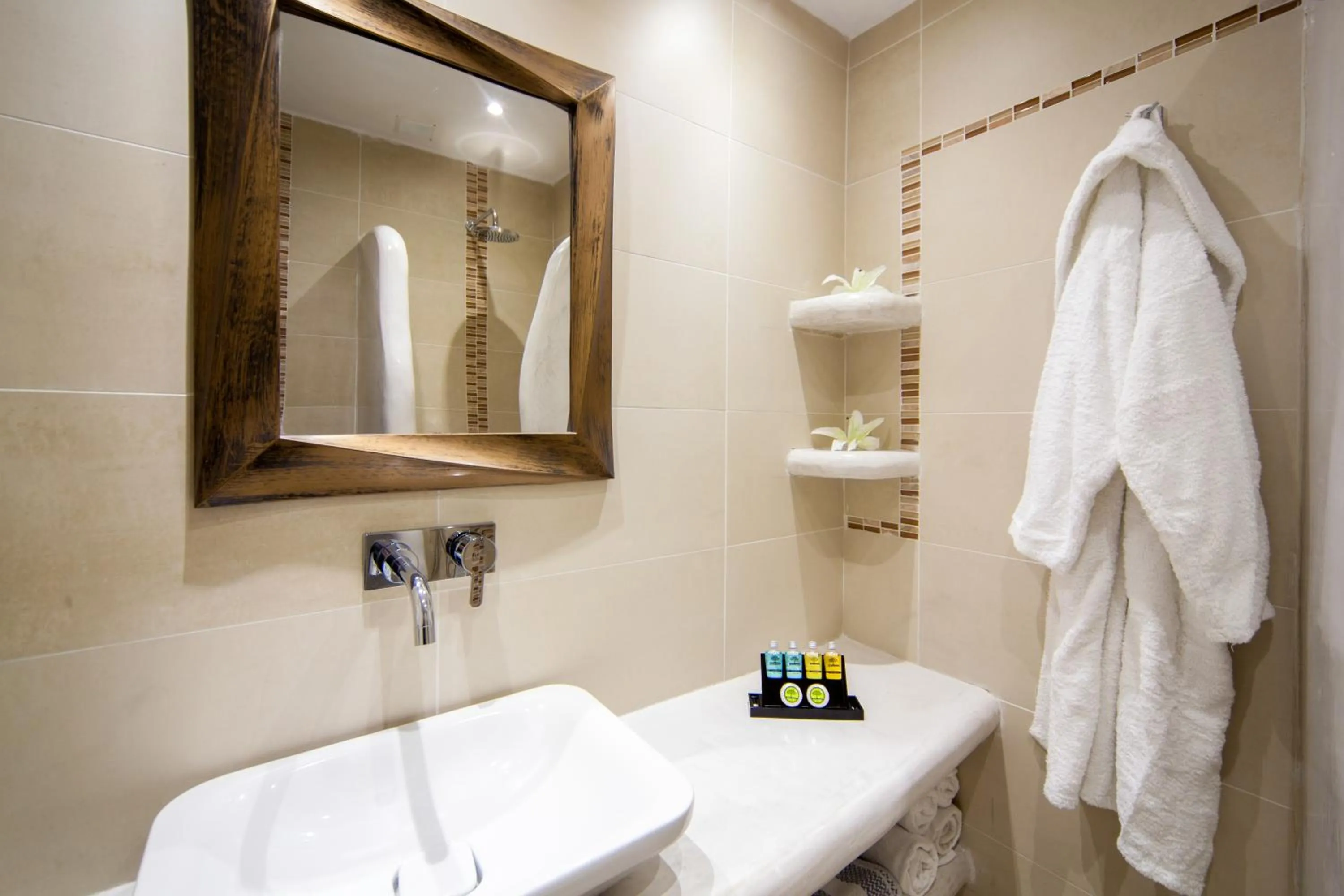 Bathroom in Daedalus Hotel