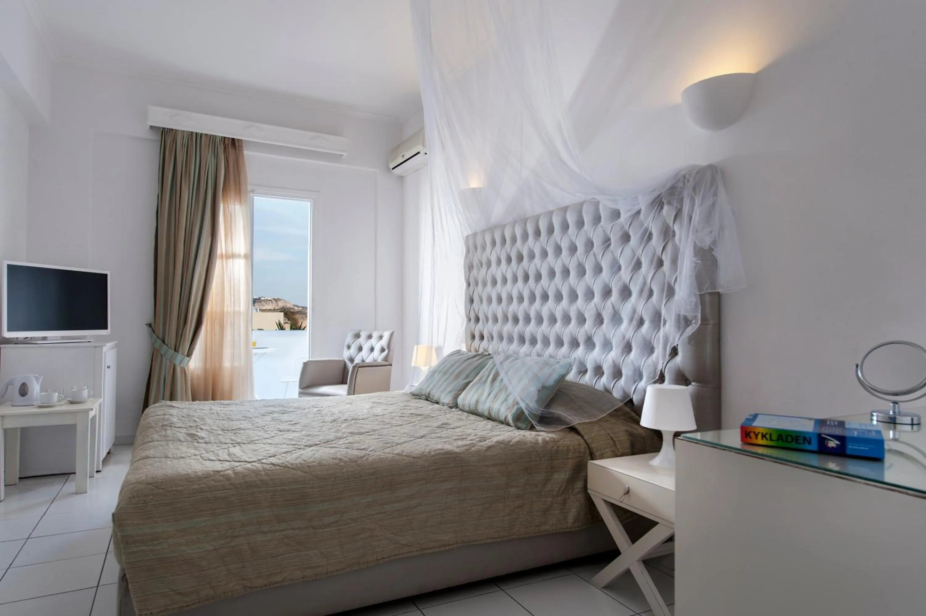 Bed in Daedalus Hotel