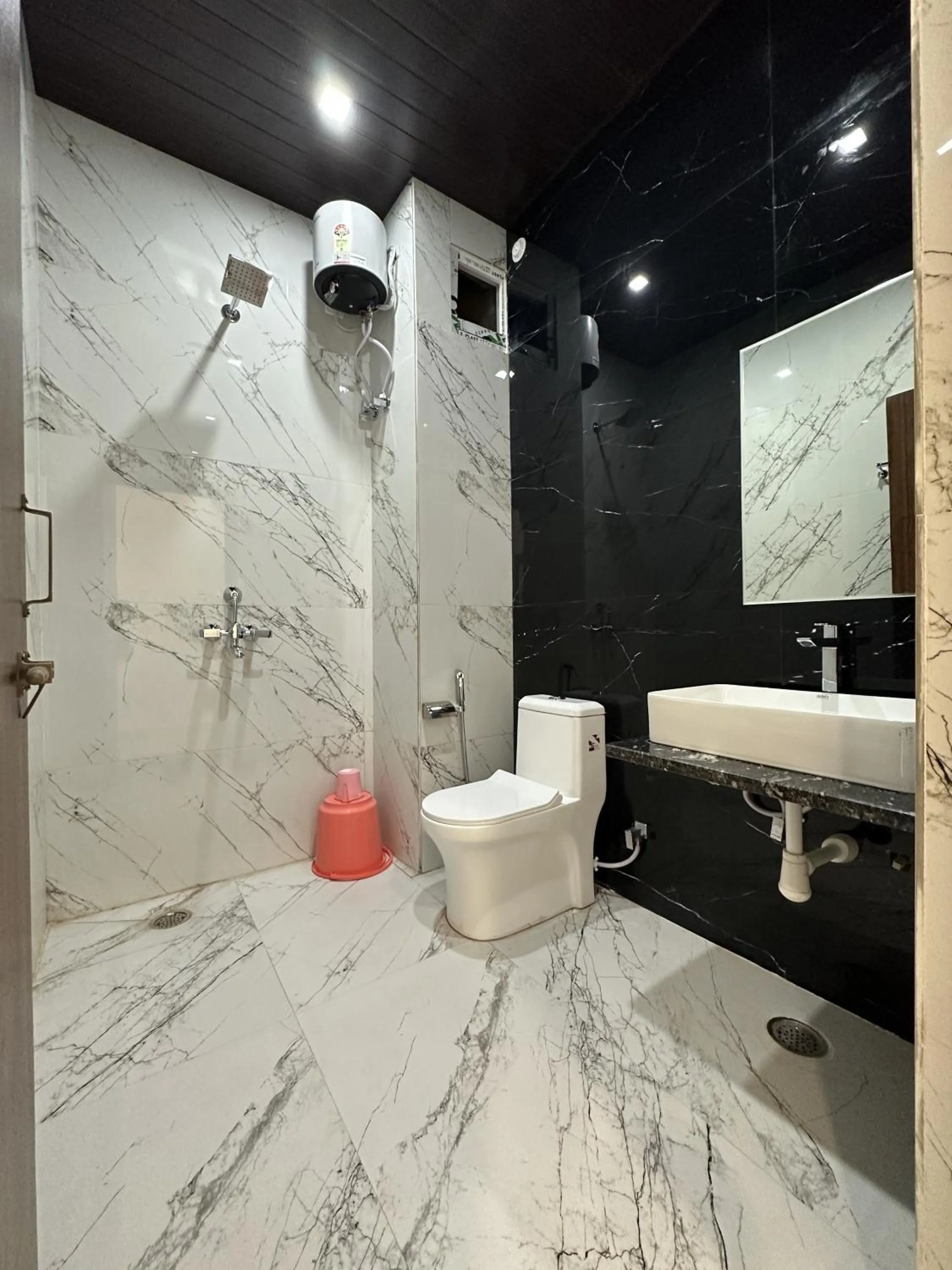 Shower in The Ratan Resort & Retreat