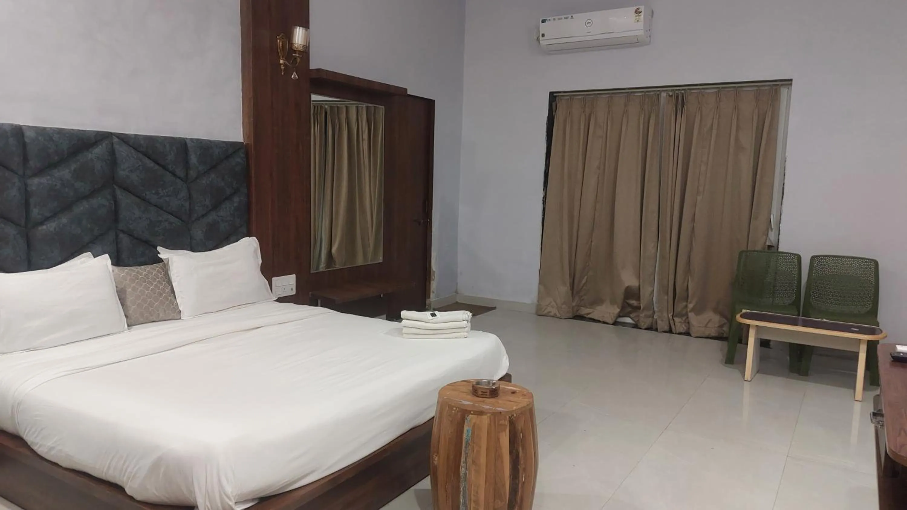 Bed in The Ratan Resort & Retreat