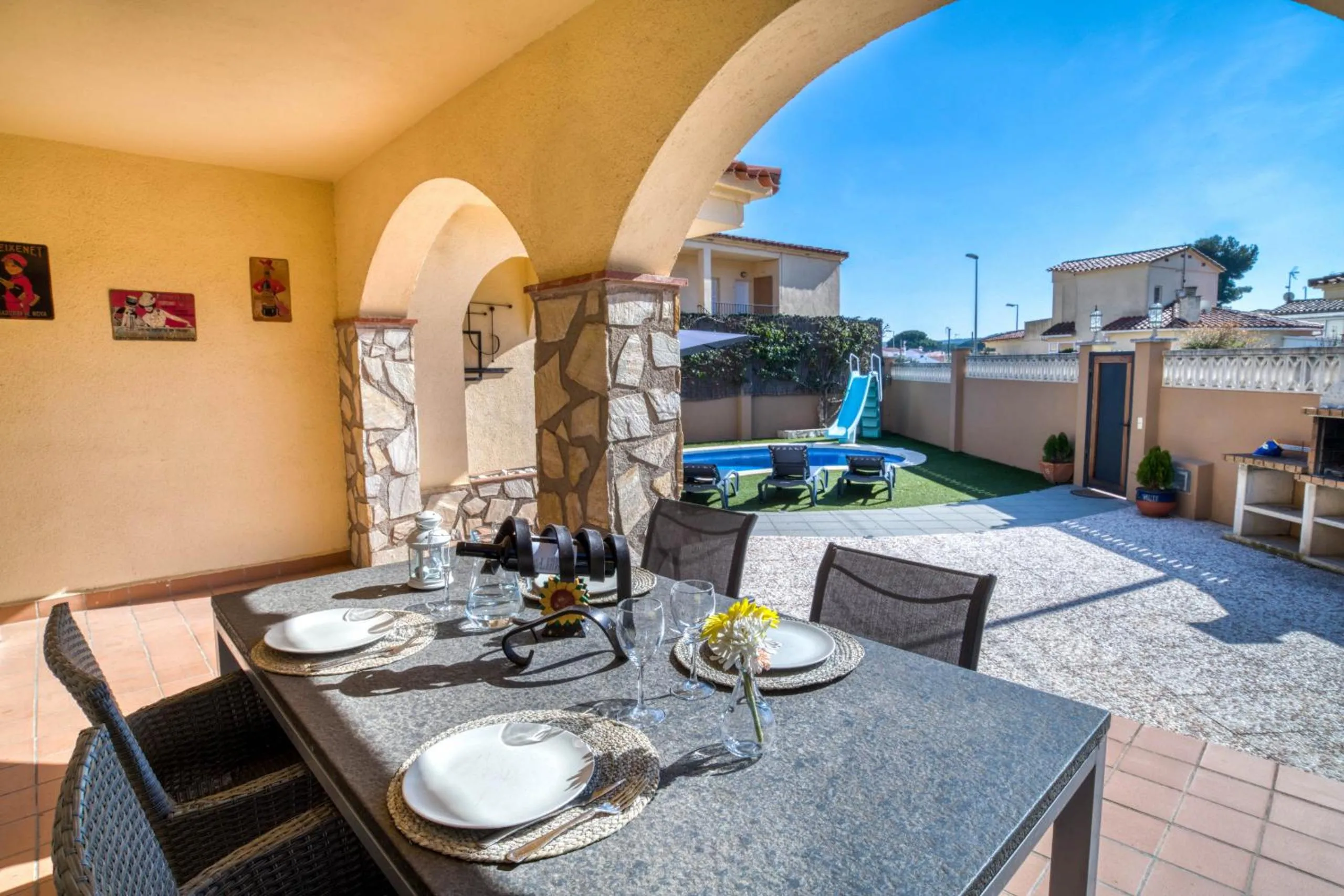 Vela, casa con piscina privada a pocos metros de la playa