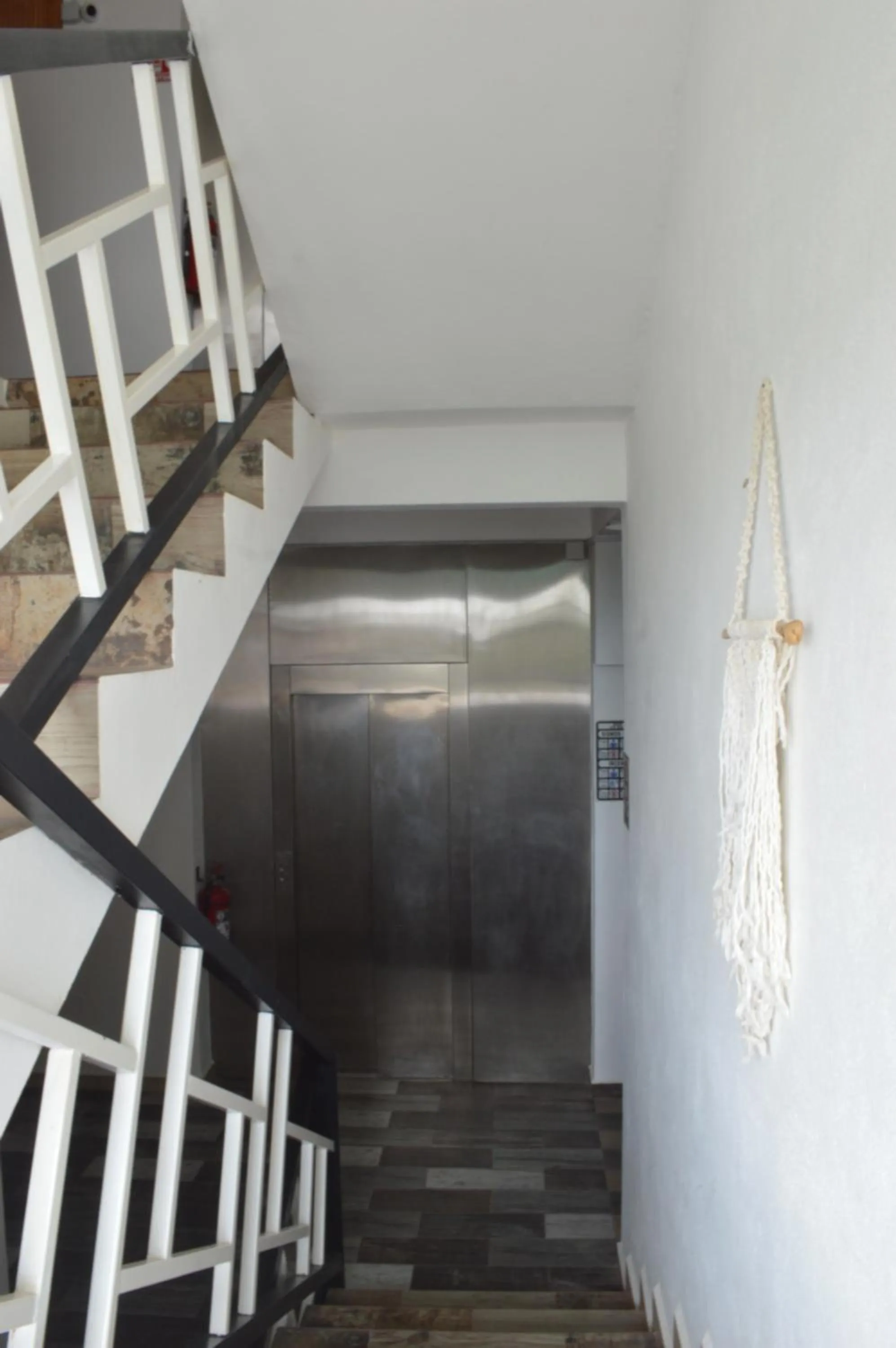 elevator in Hotel Axolotl