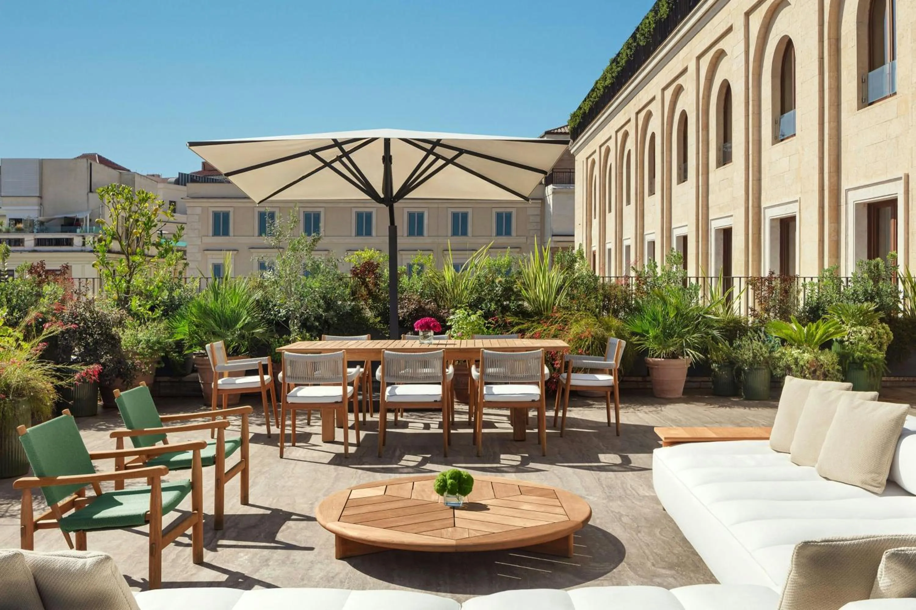 Photo of the whole room in The Rome EDITION