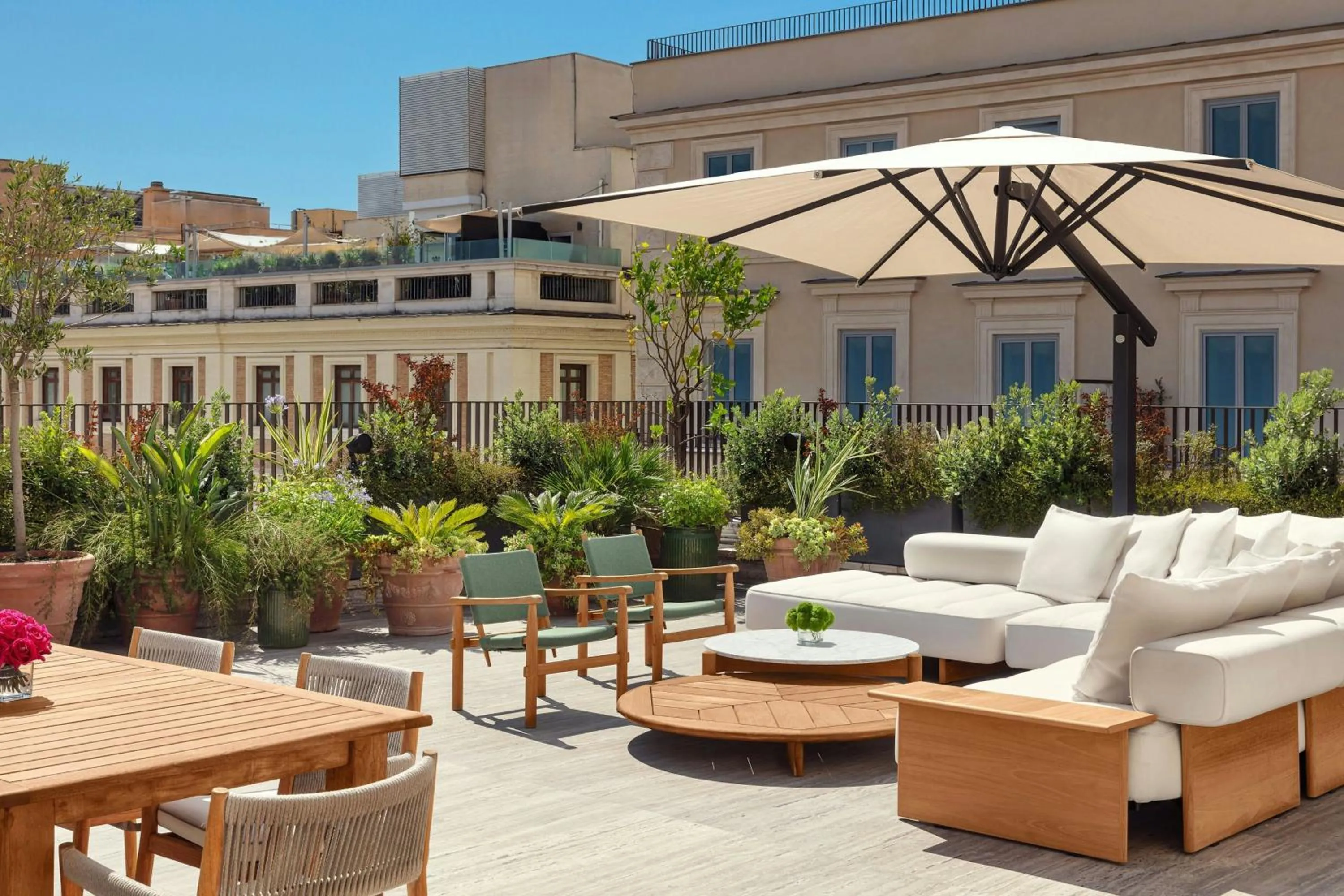 Photo of the whole room in The Rome EDITION