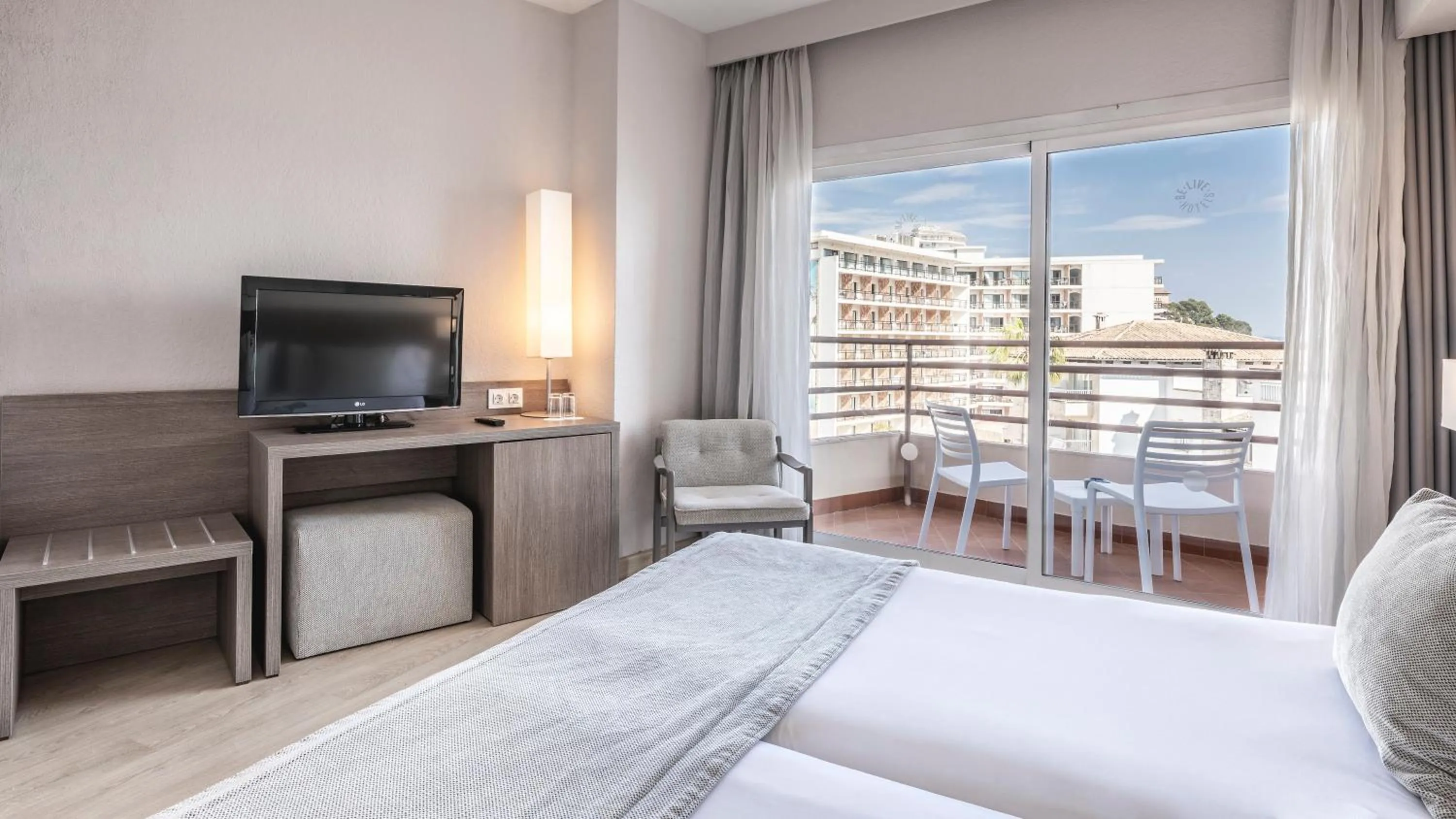 View (from property/room), Bed in Be Live Experience Costa Palma