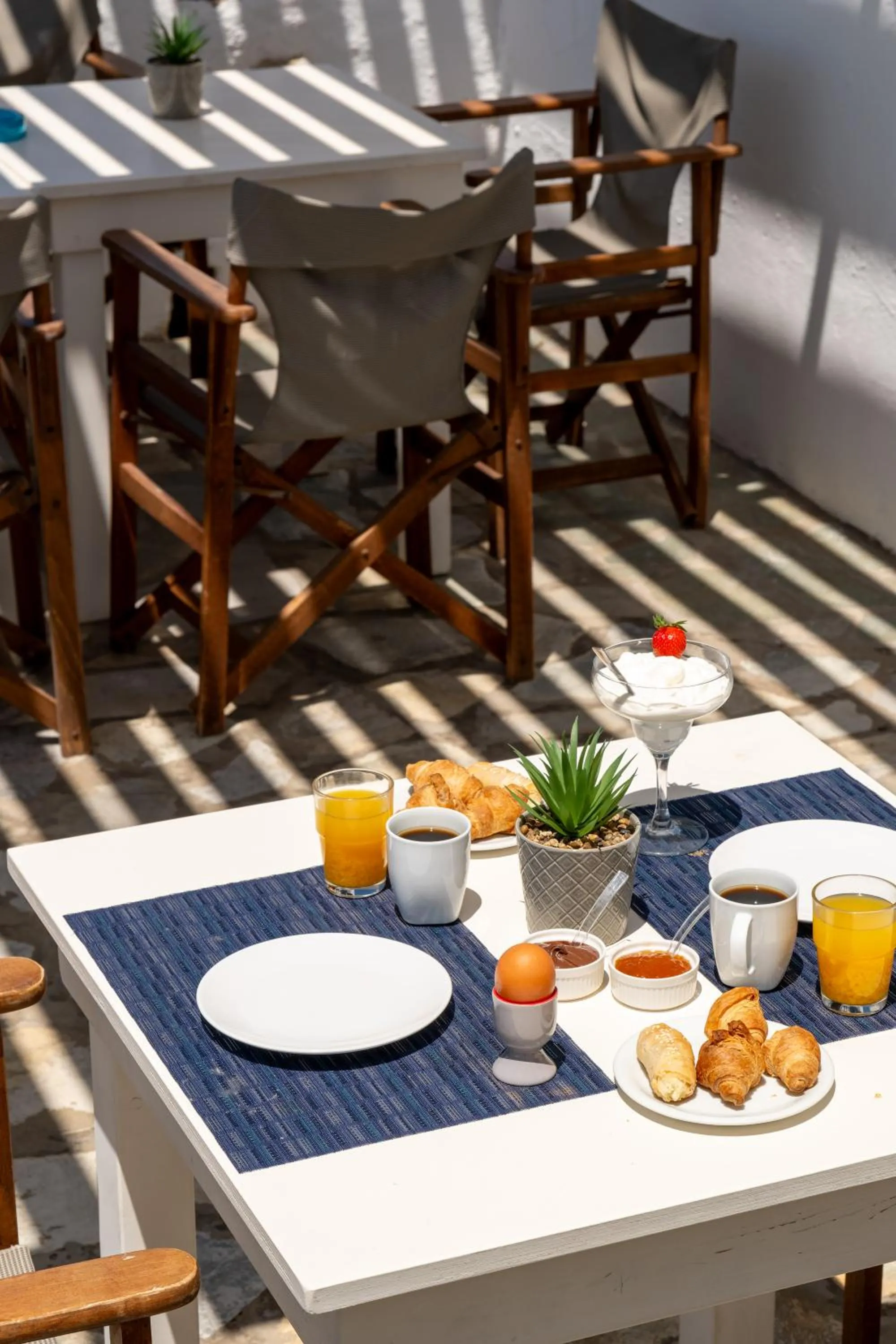 Lounge or bar in Naoussa Hotel Paros by Booking Kottas