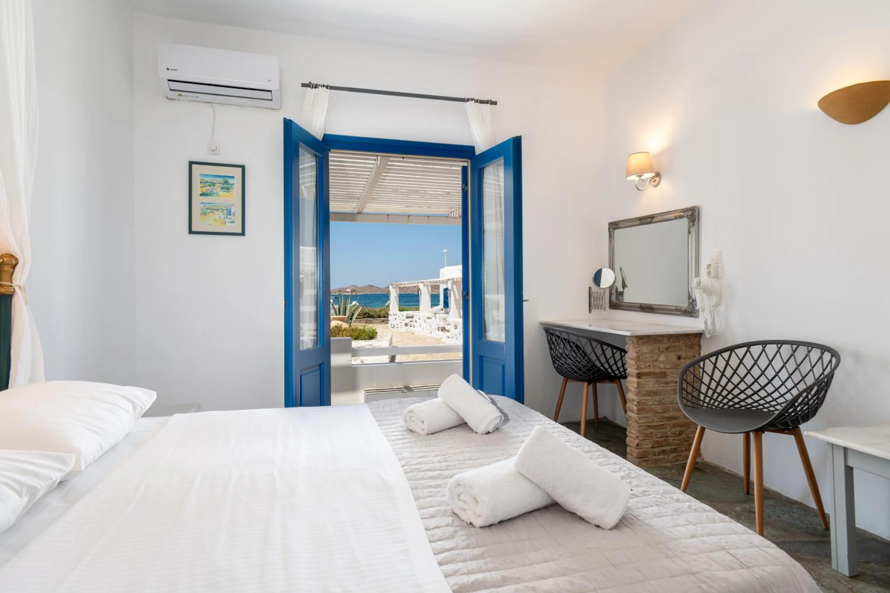 Bed in Naoussa Hotel Paros by Booking Kottas