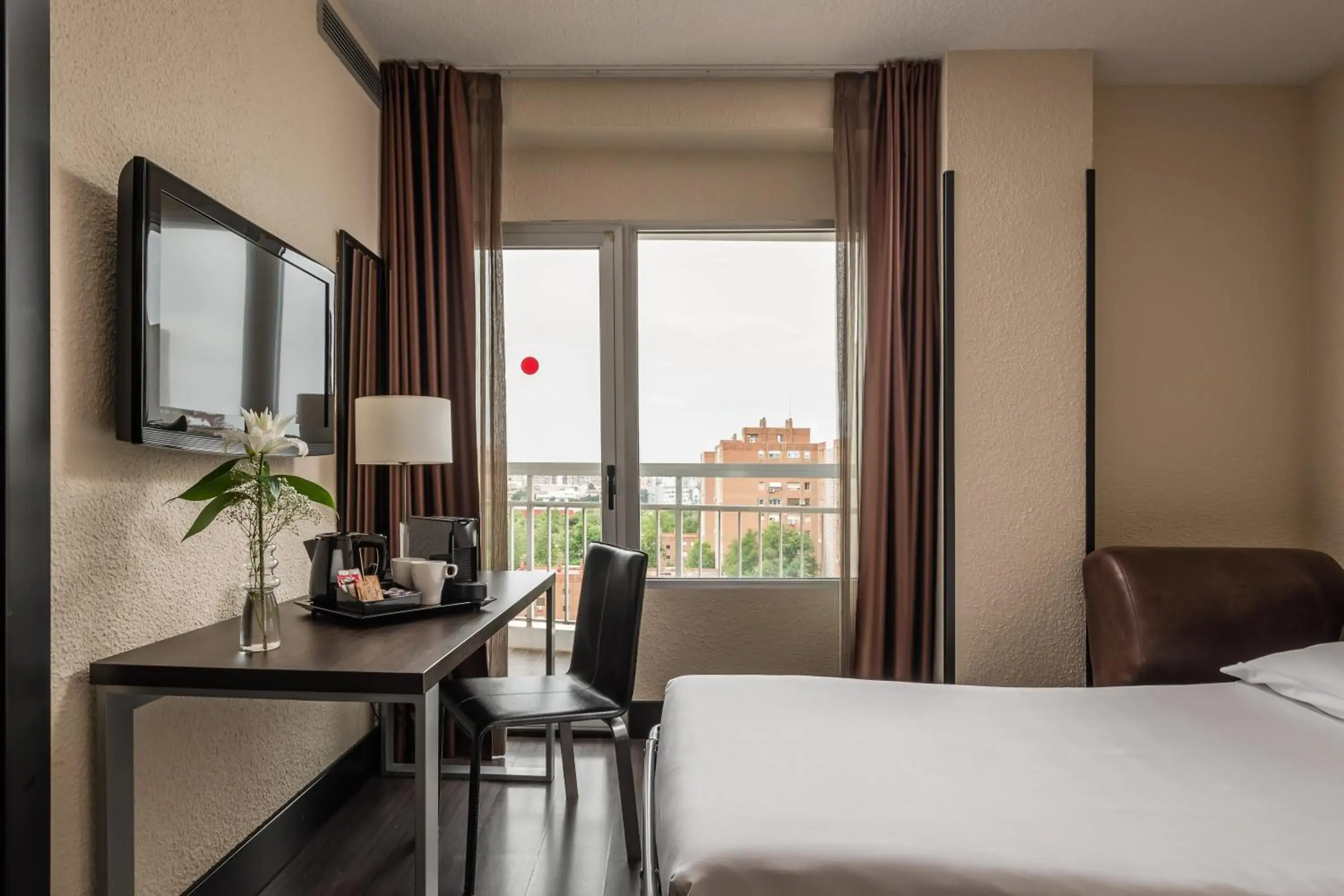 Family Room (2 Adults + 2 Children) in Hotel Medium Valencia Family Room (2 Adults + 2 Children) in Hotel Medium Valencia