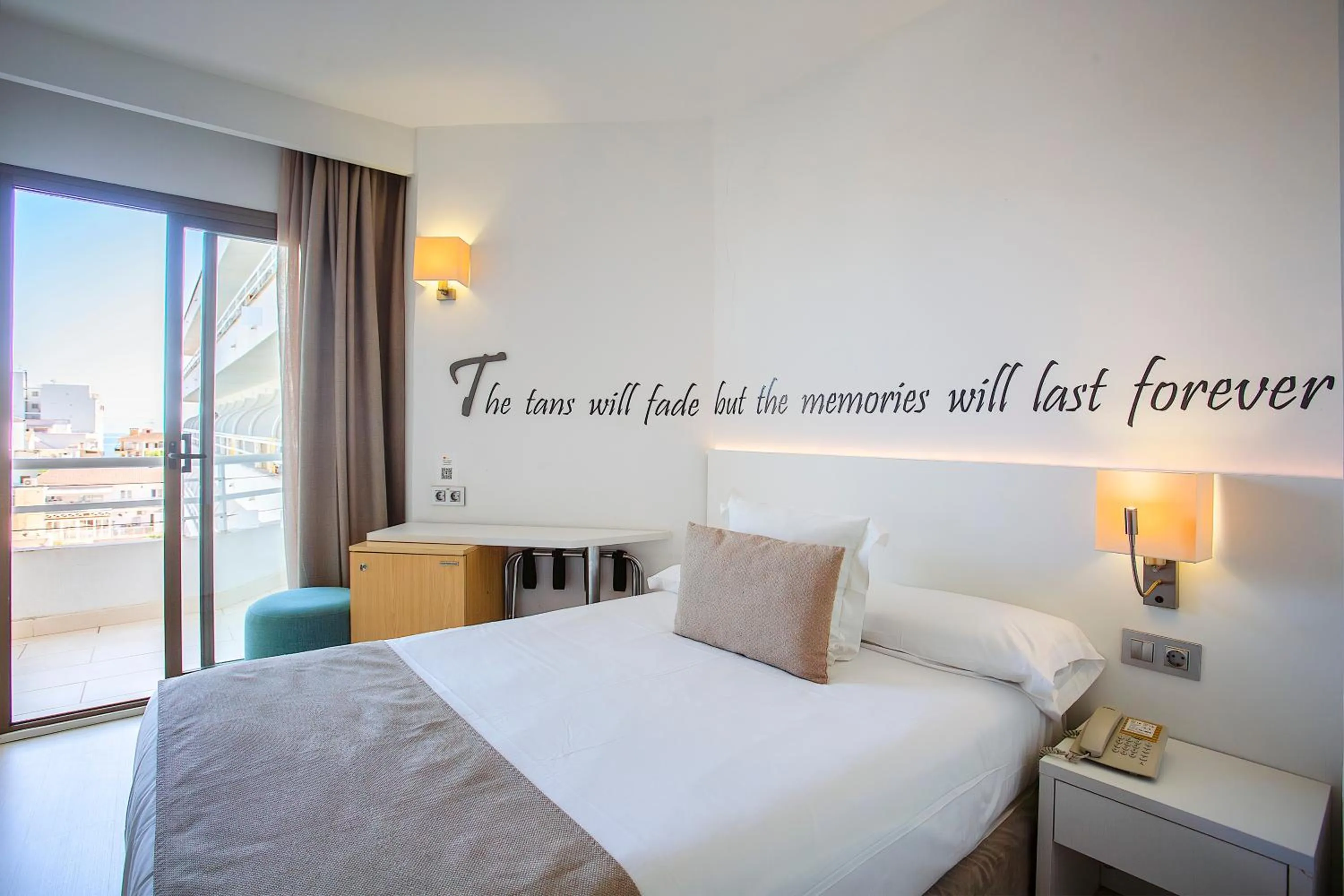 Bed in BQ Can Picafort Hotel